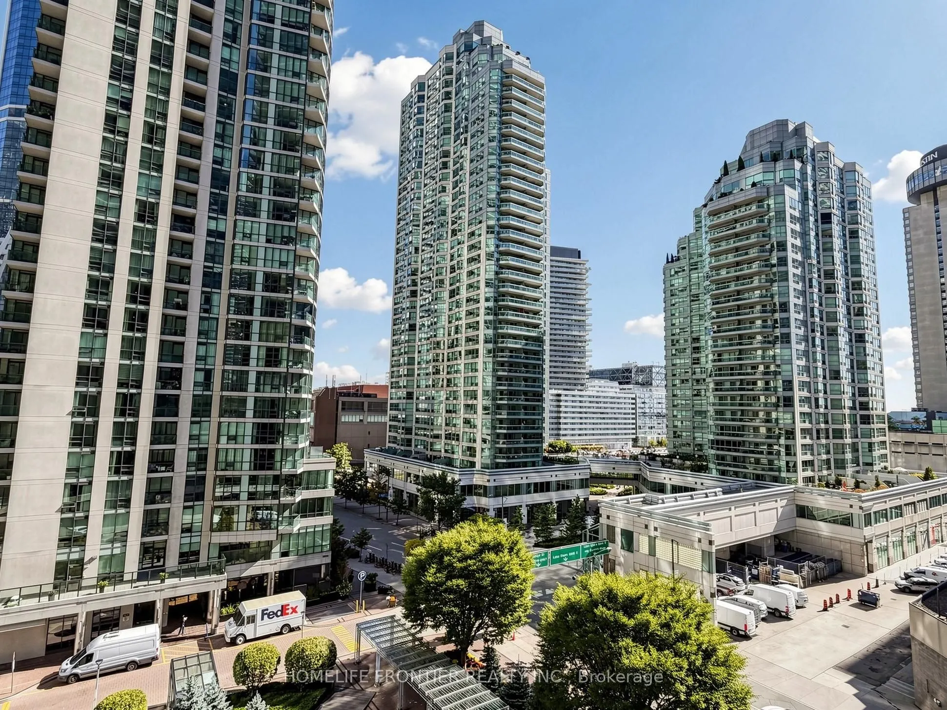33 Bay Street #707