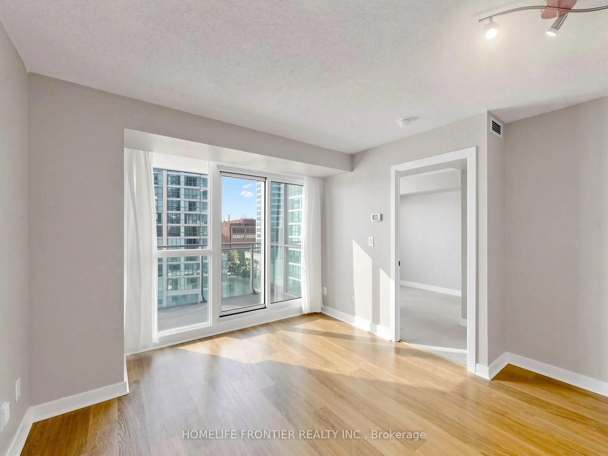 33 Bay Street #707