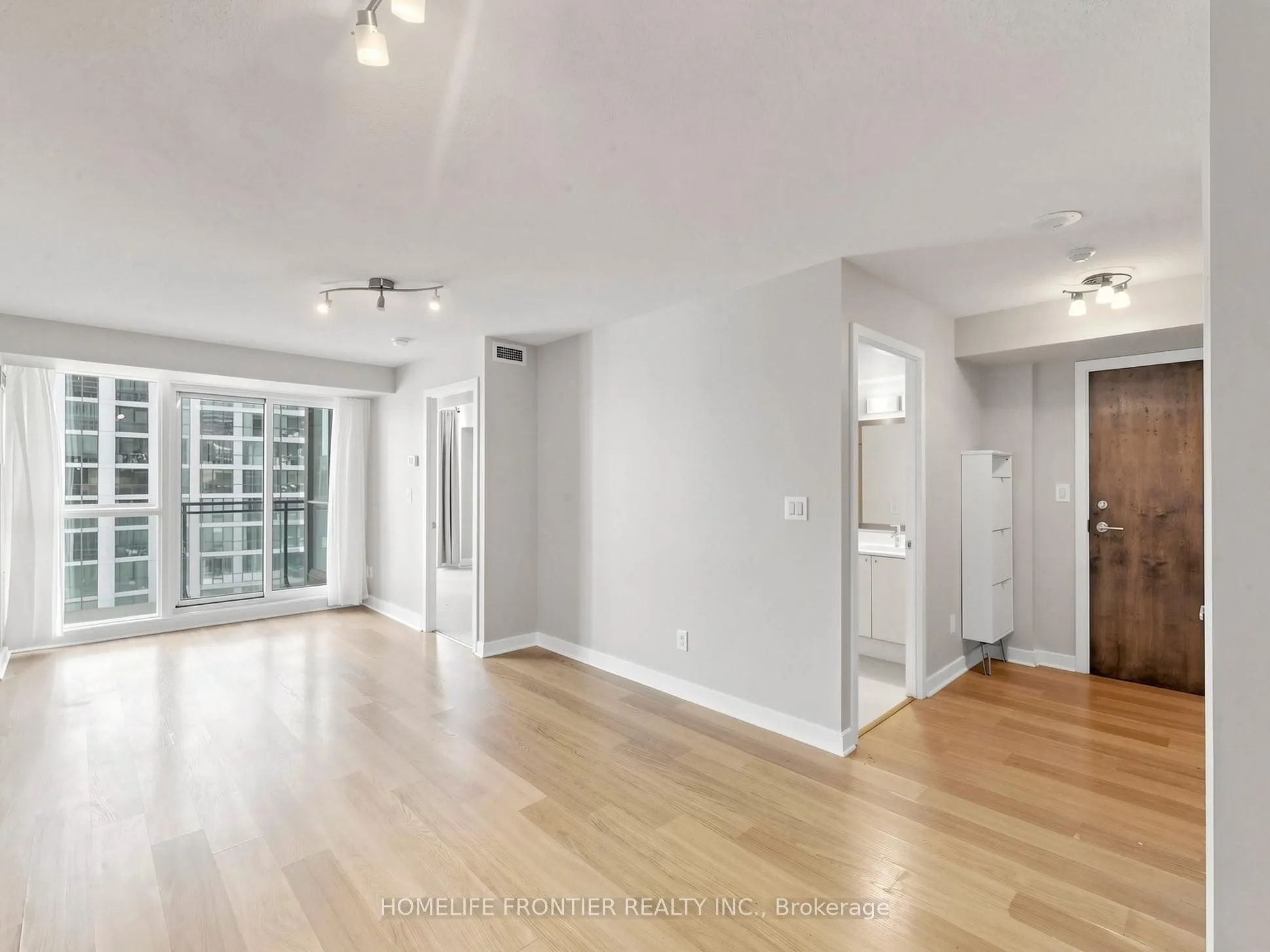 33 Bay Street #707