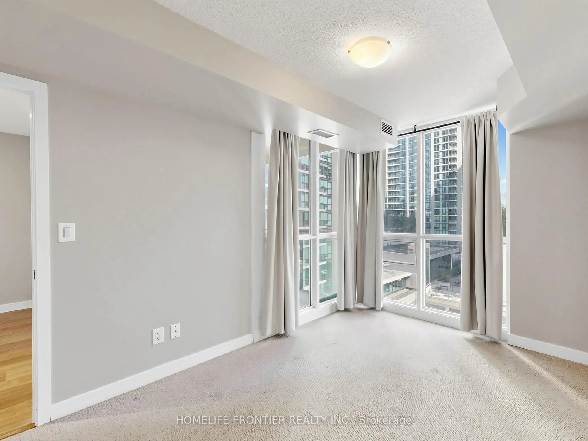 33 Bay Street #707