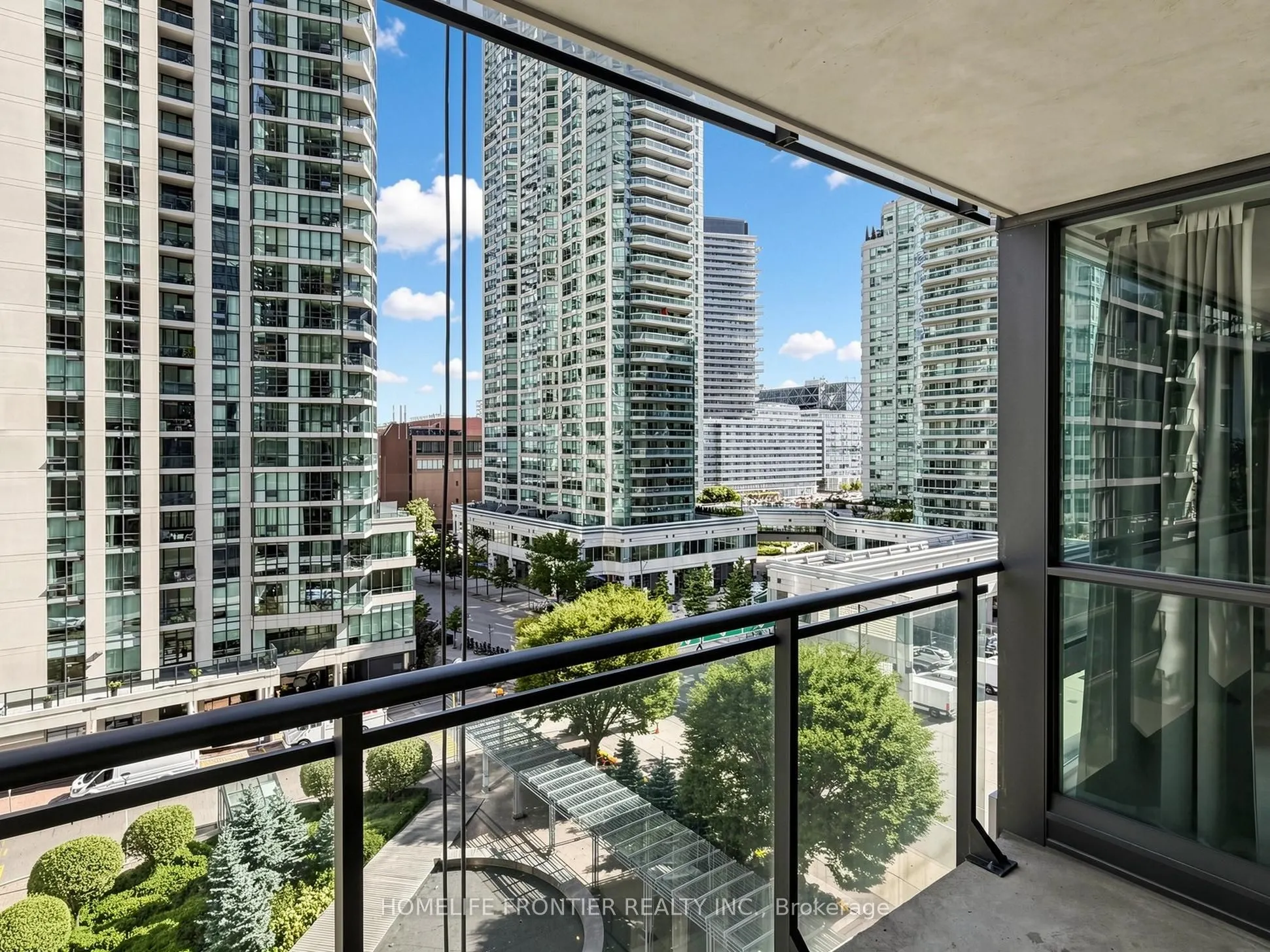 33 Bay Street #707