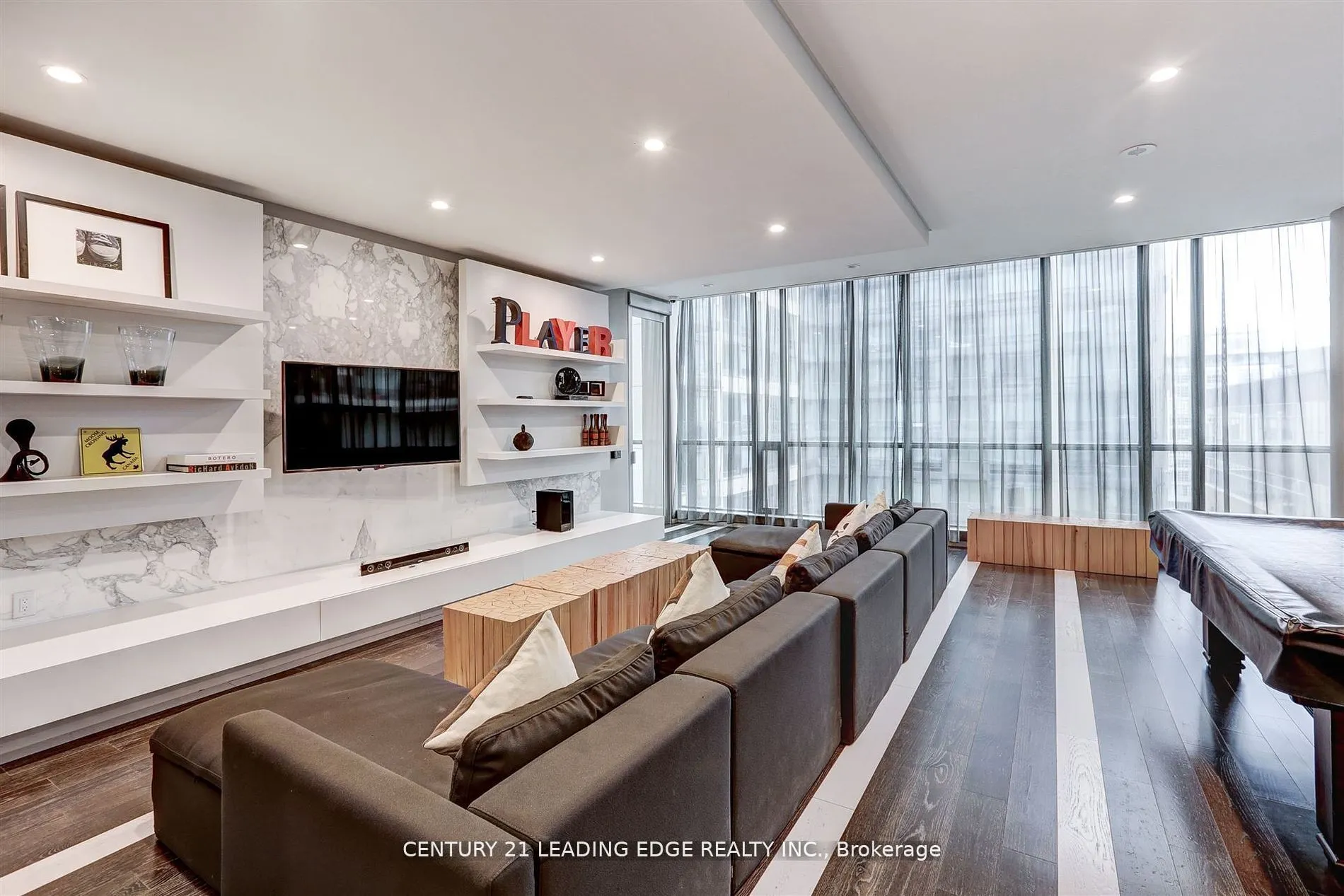 8 Charlotte Street #405