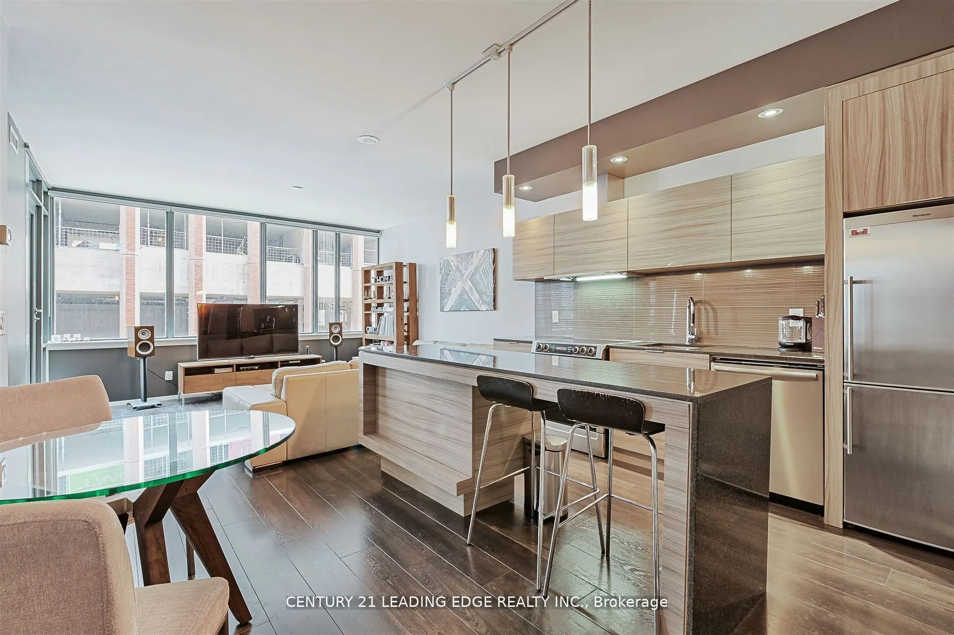 8 Charlotte Street #405