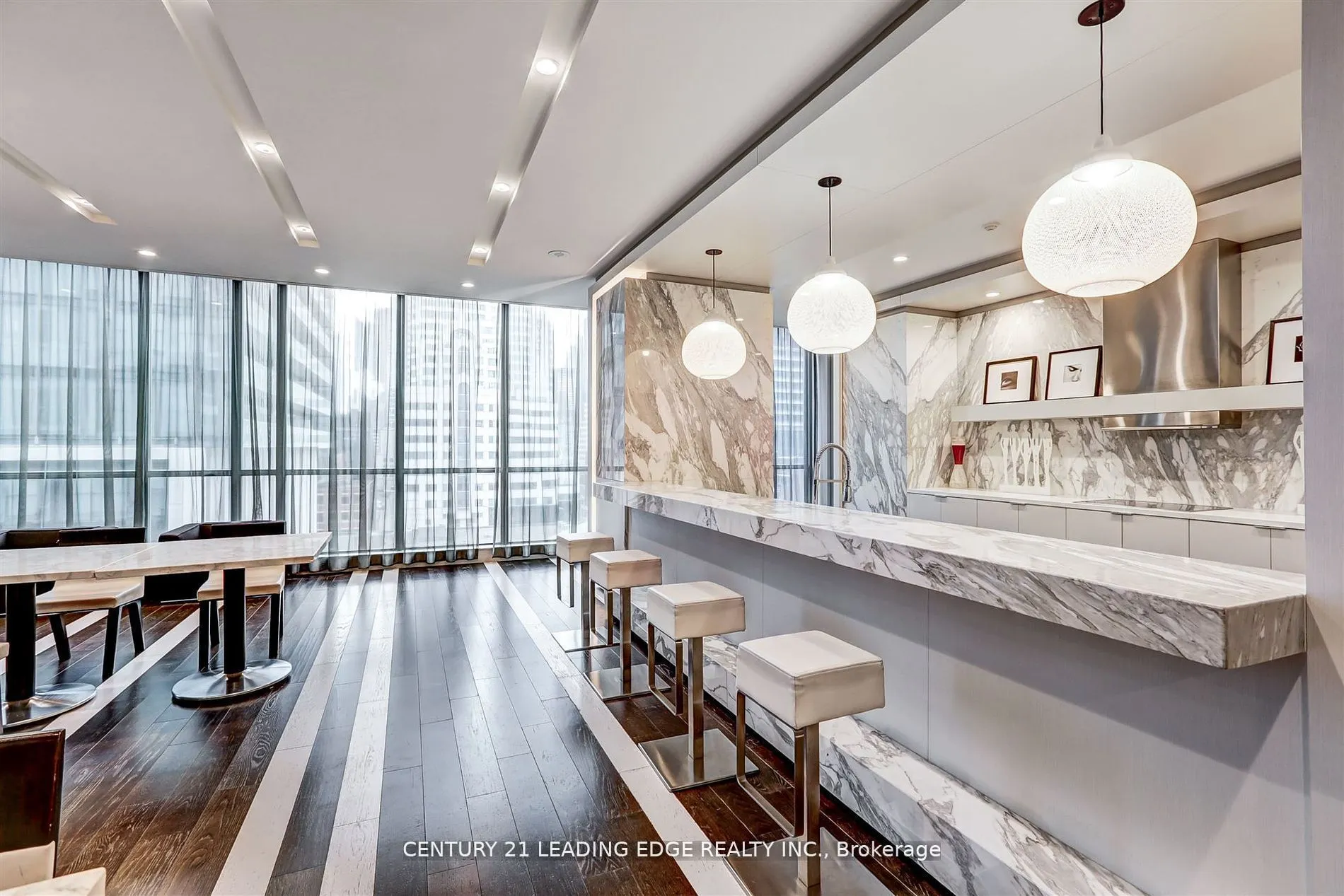 8 Charlotte Street #405