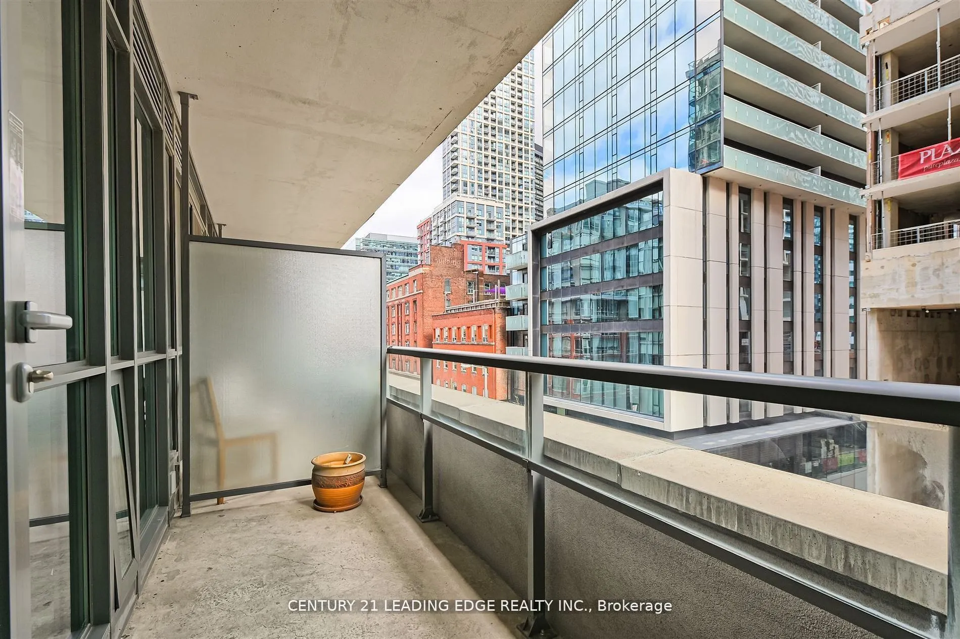 8 Charlotte Street #405