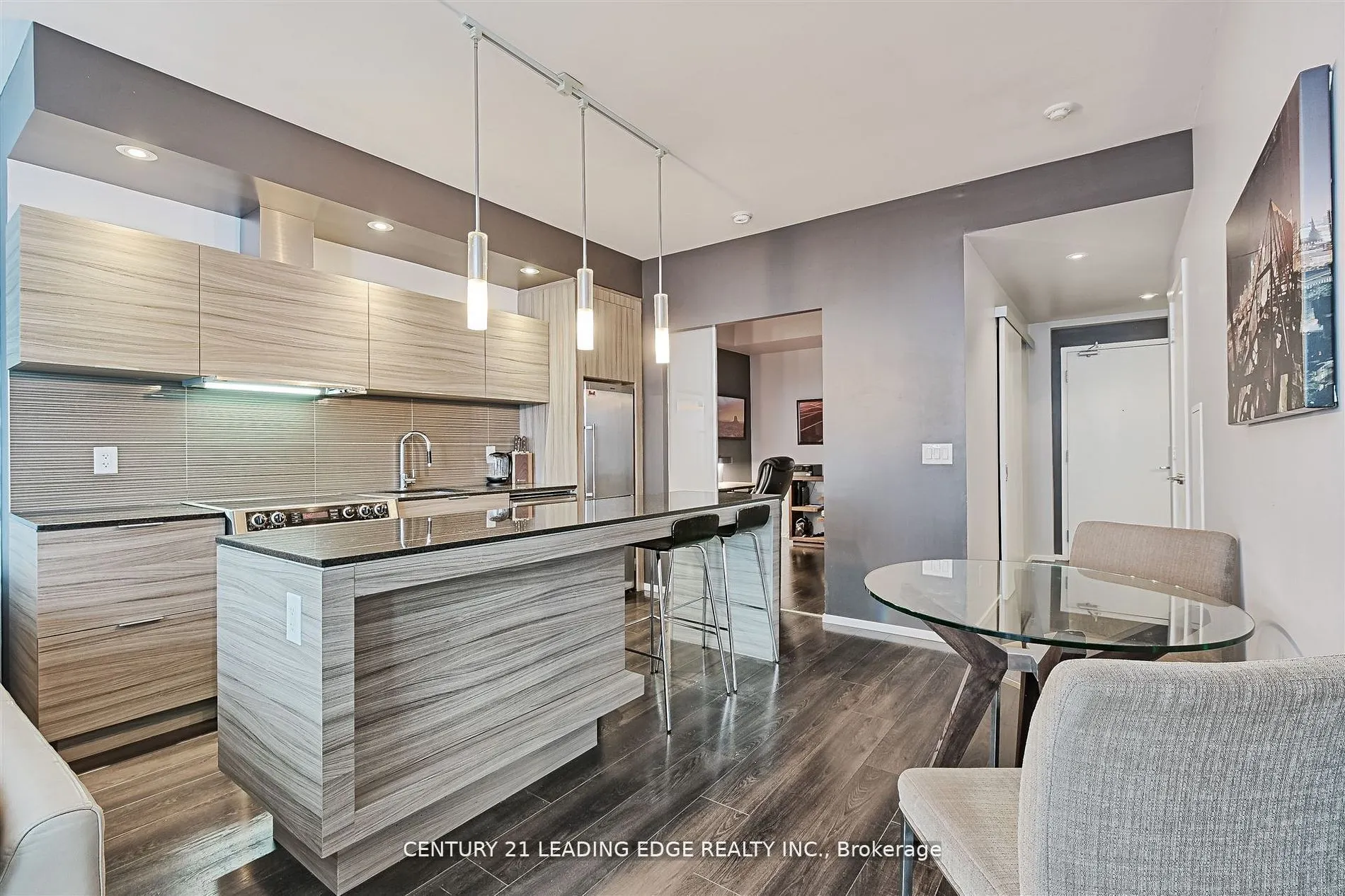 8 Charlotte Street #405