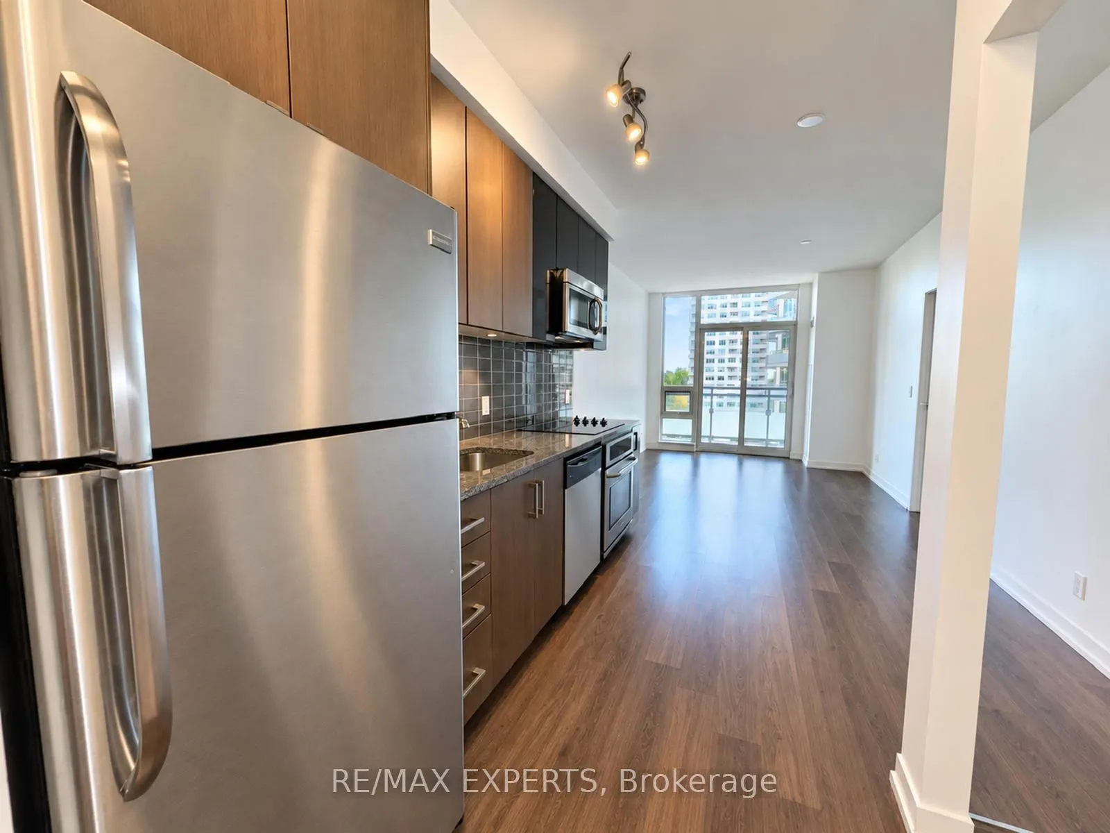 98 Lillian Street #721