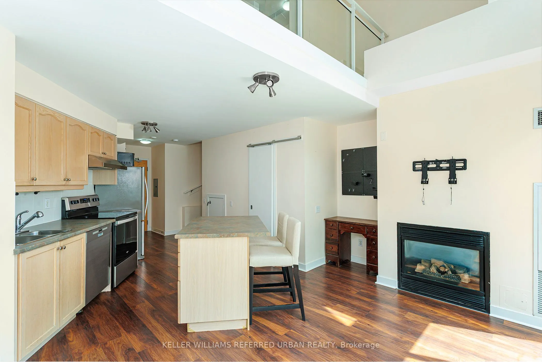 77 Lombard Street #514