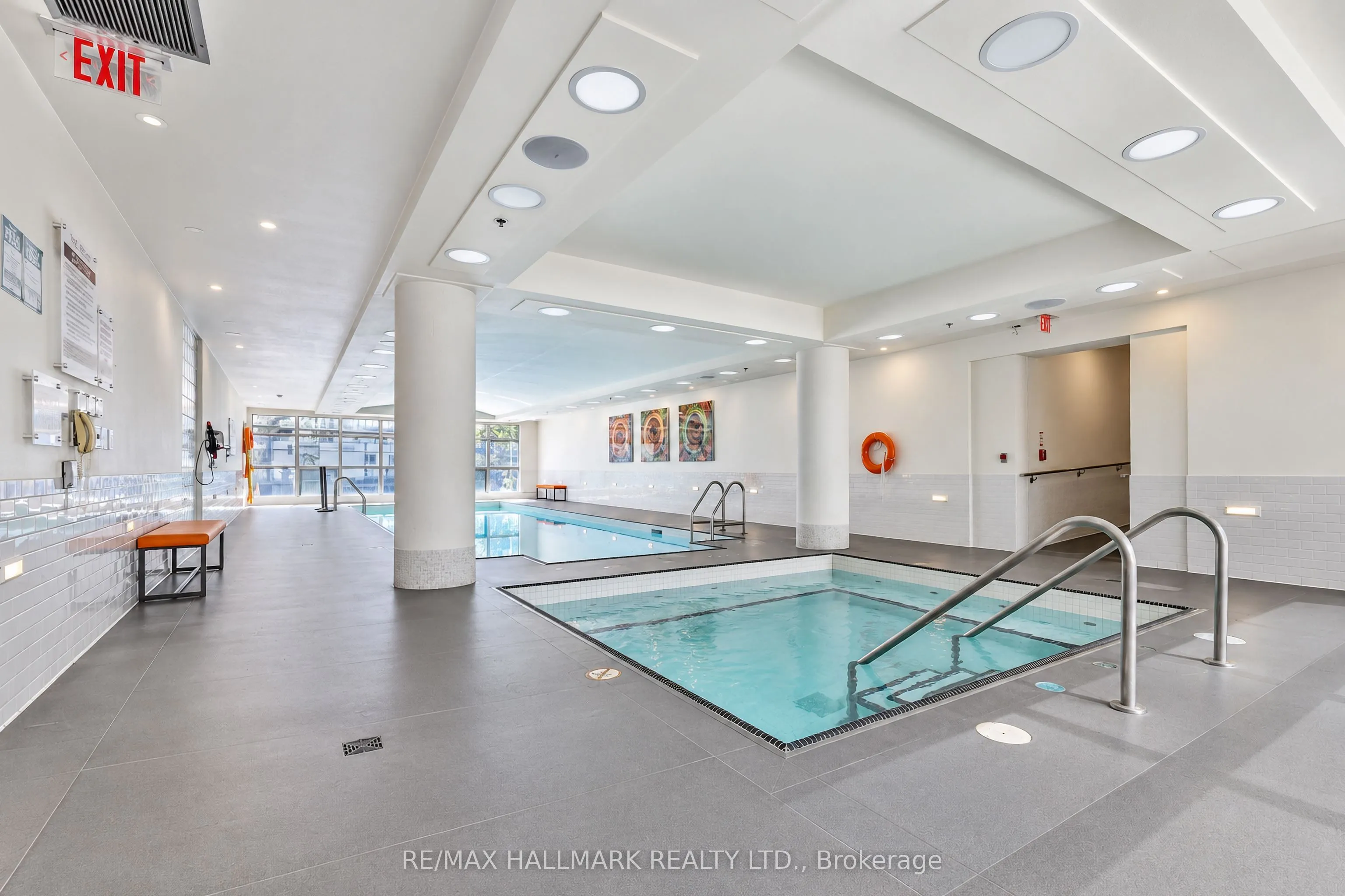 350 Wellington Street W #M05