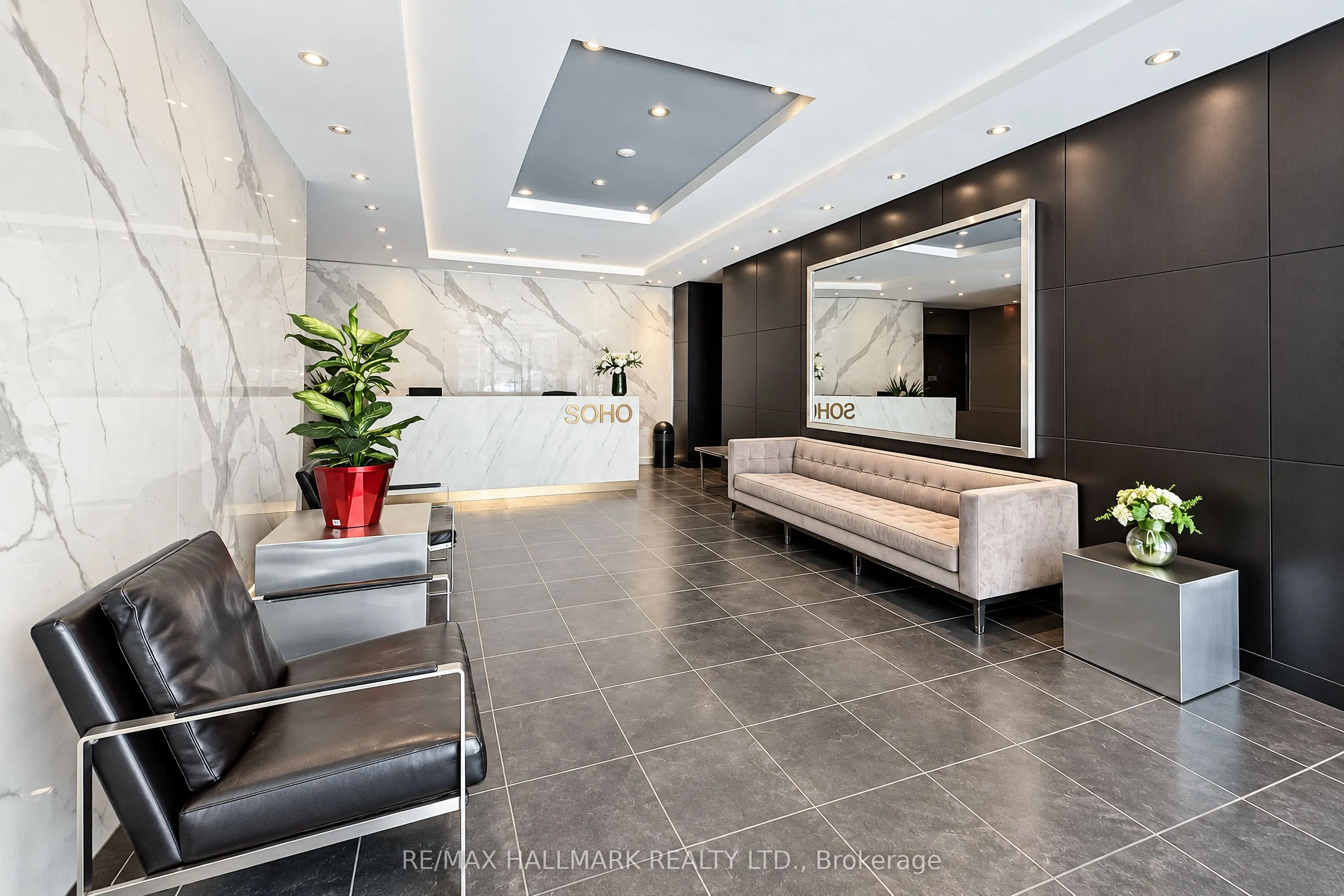 350 Wellington Street W #M05