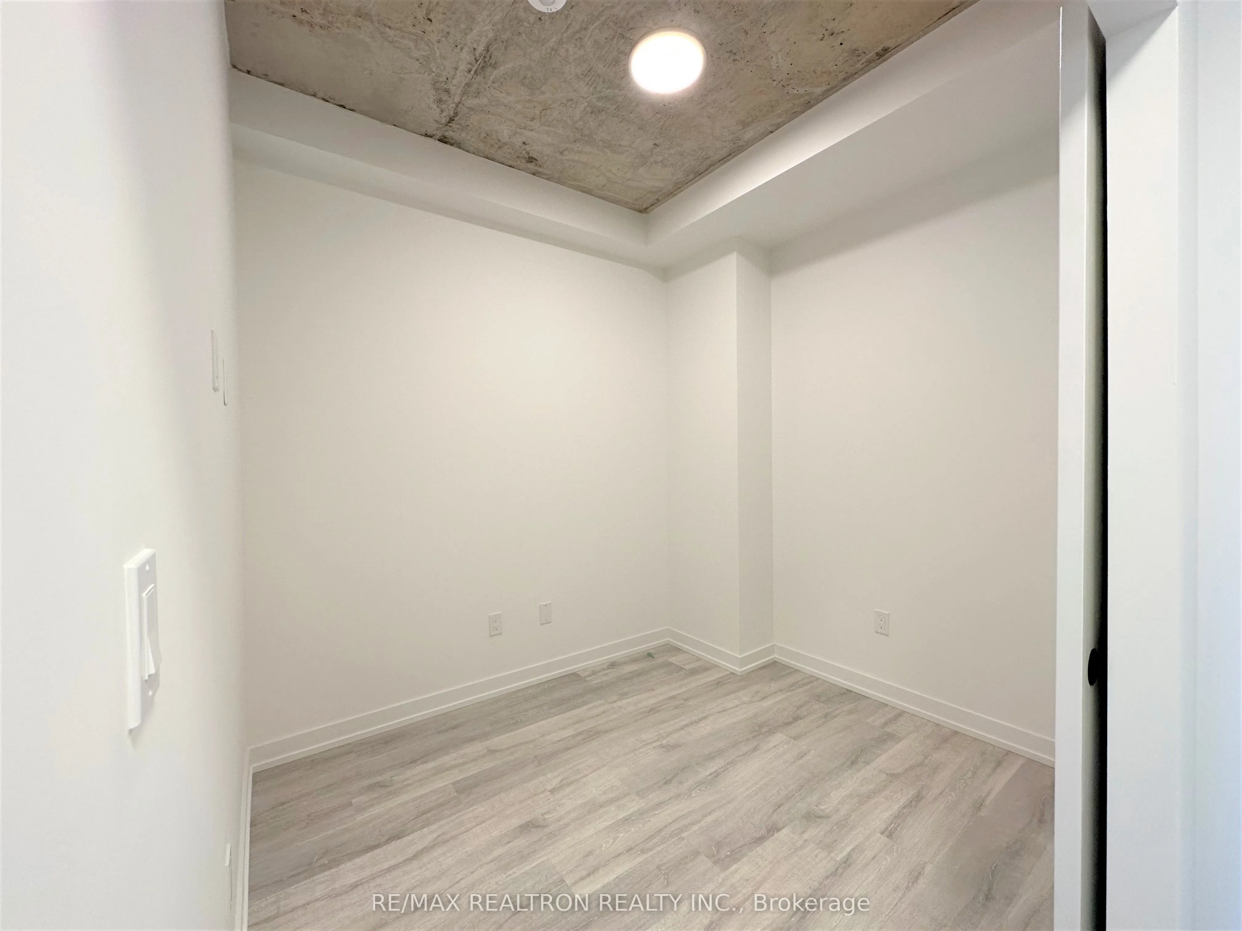 2 Augusta Avenue #Ph08