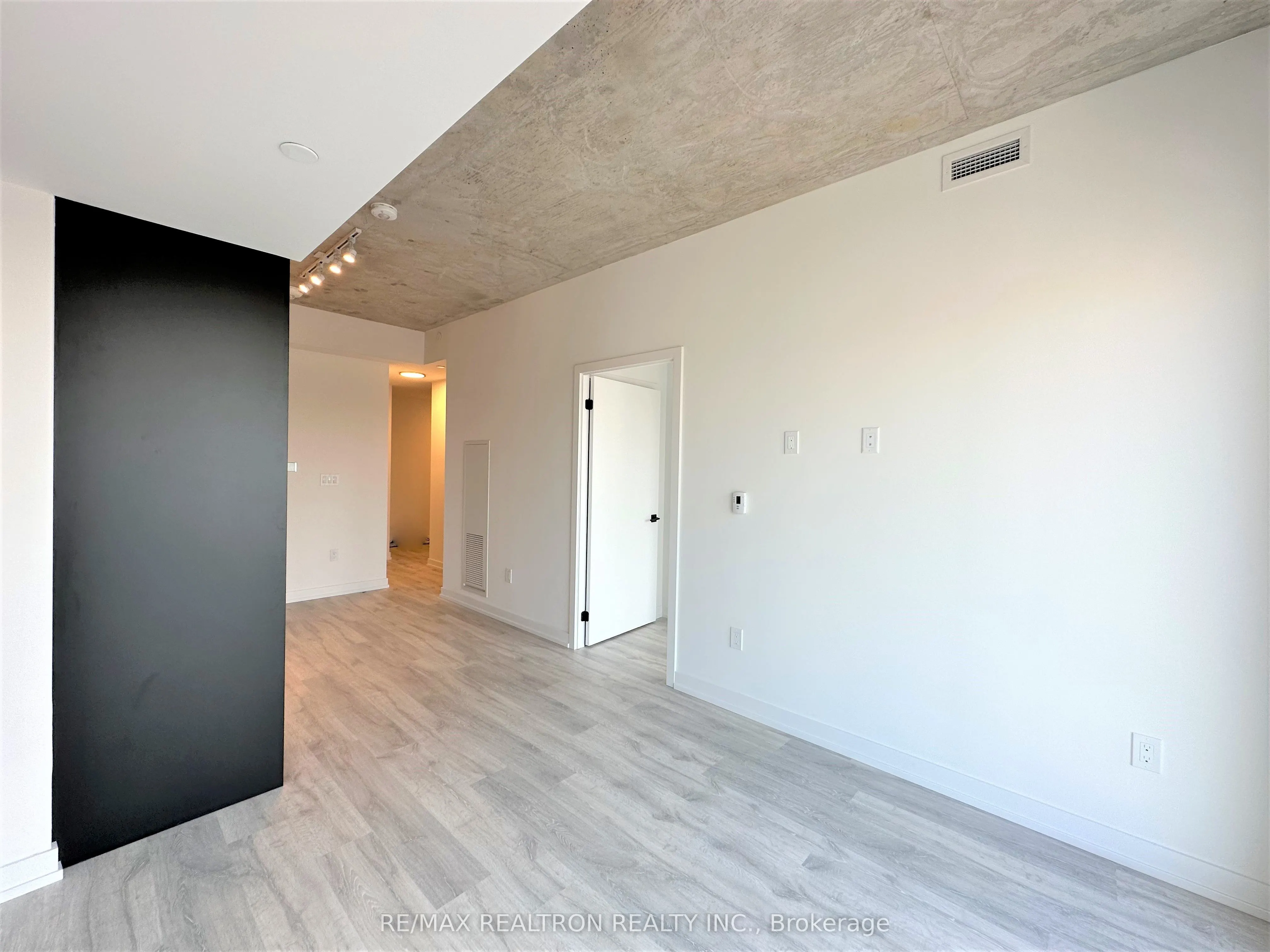 2 Augusta Avenue #Ph08