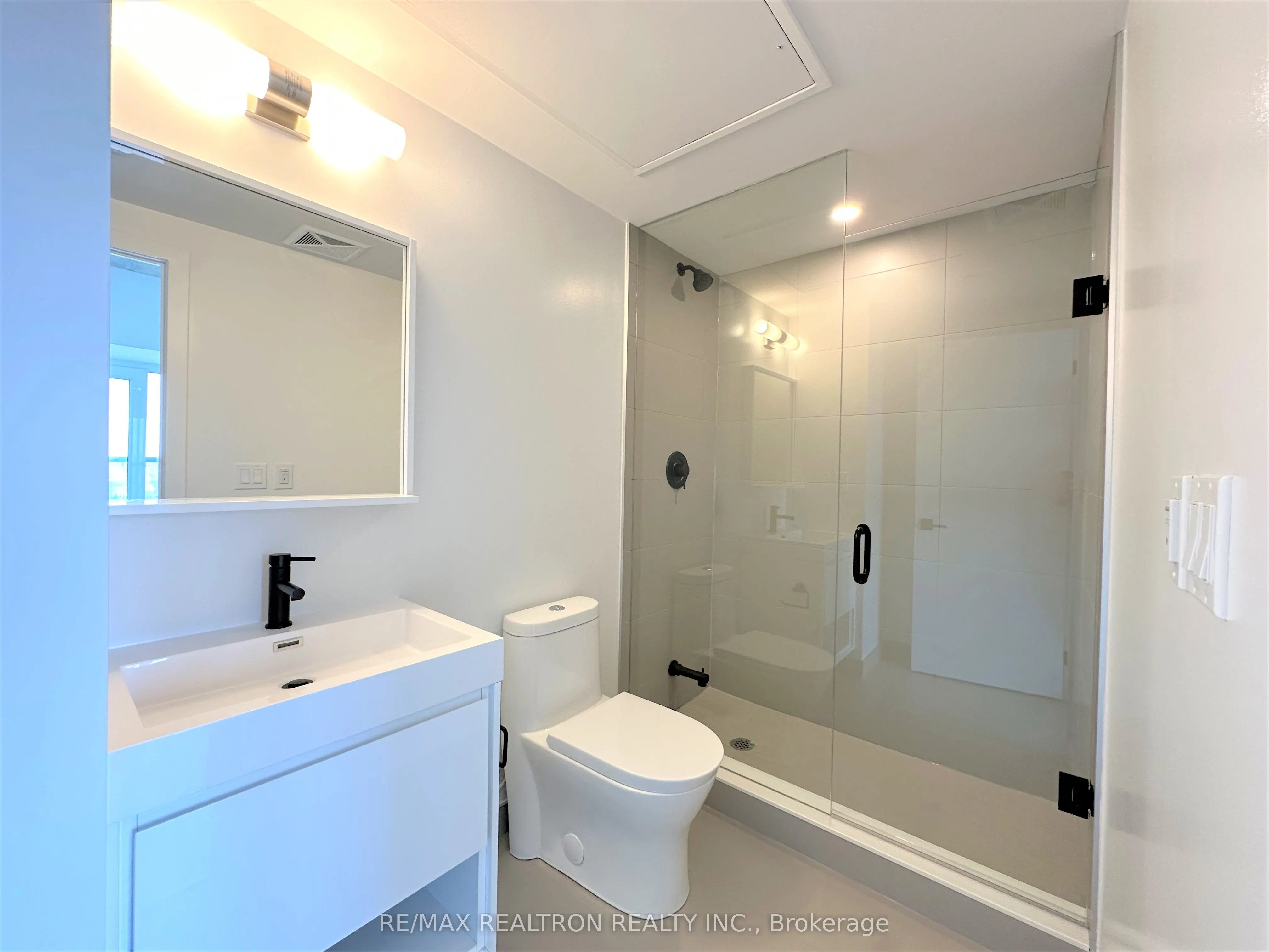 2 Augusta Avenue #Ph08