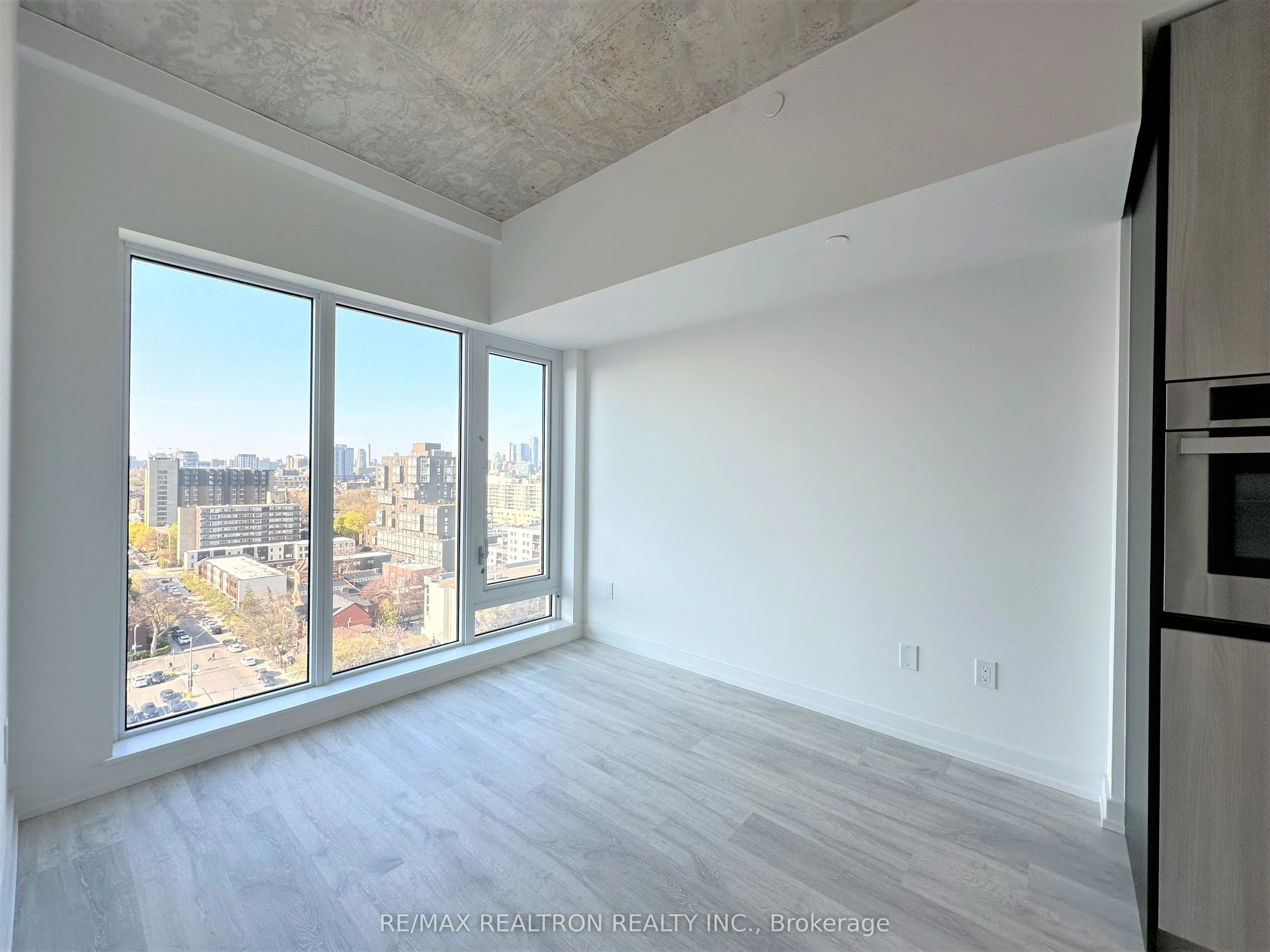 2 Augusta Avenue #Ph08