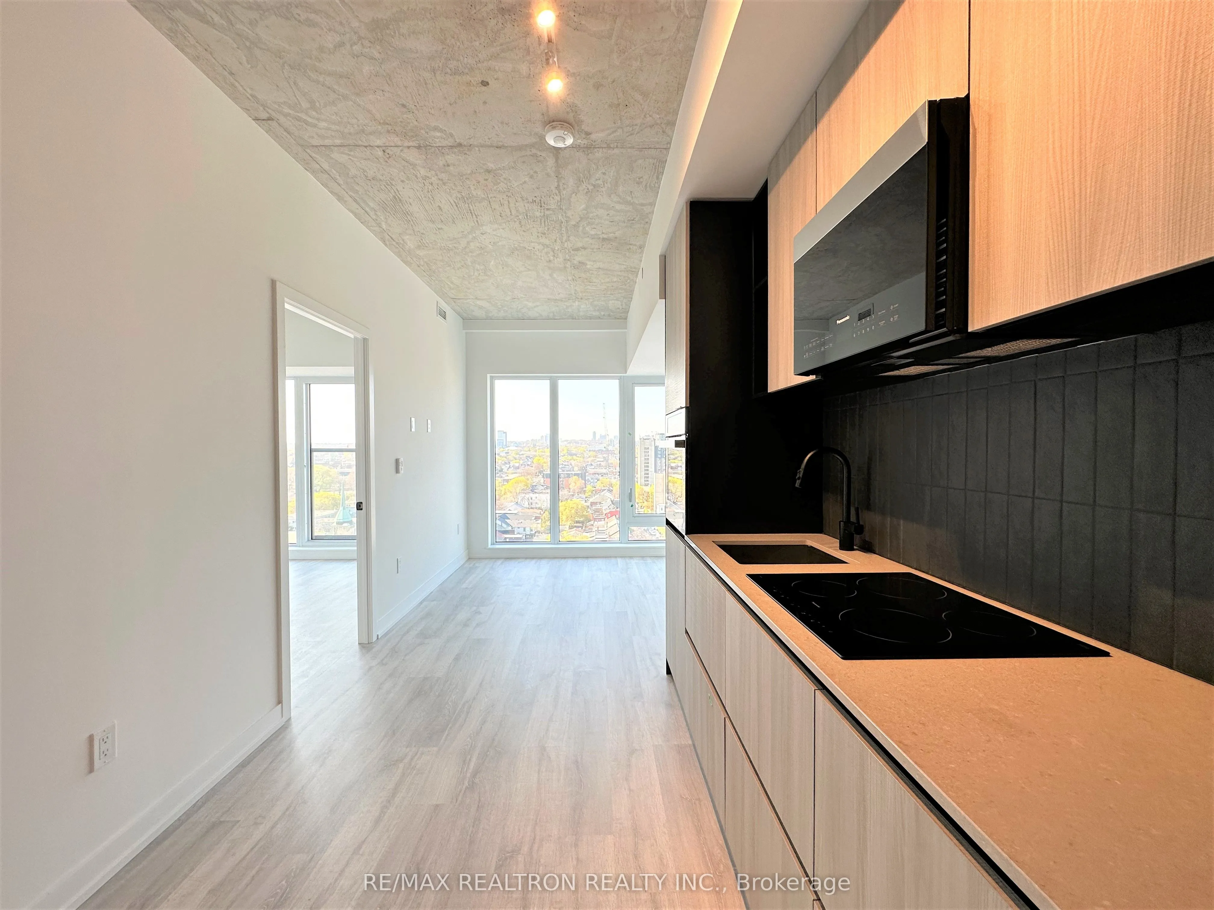 2 Augusta Avenue #Ph08