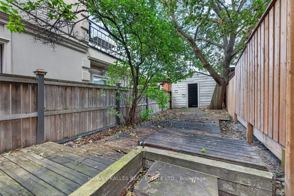 483 Roxton Road