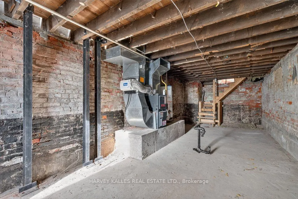 483 Roxton Road