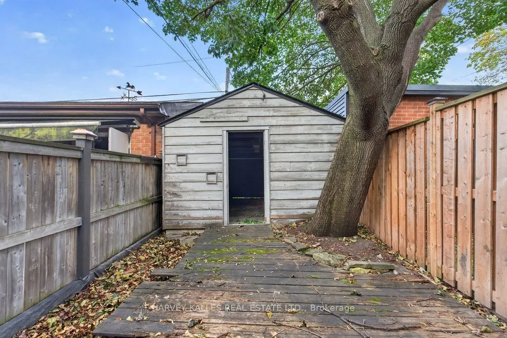483 Roxton Road