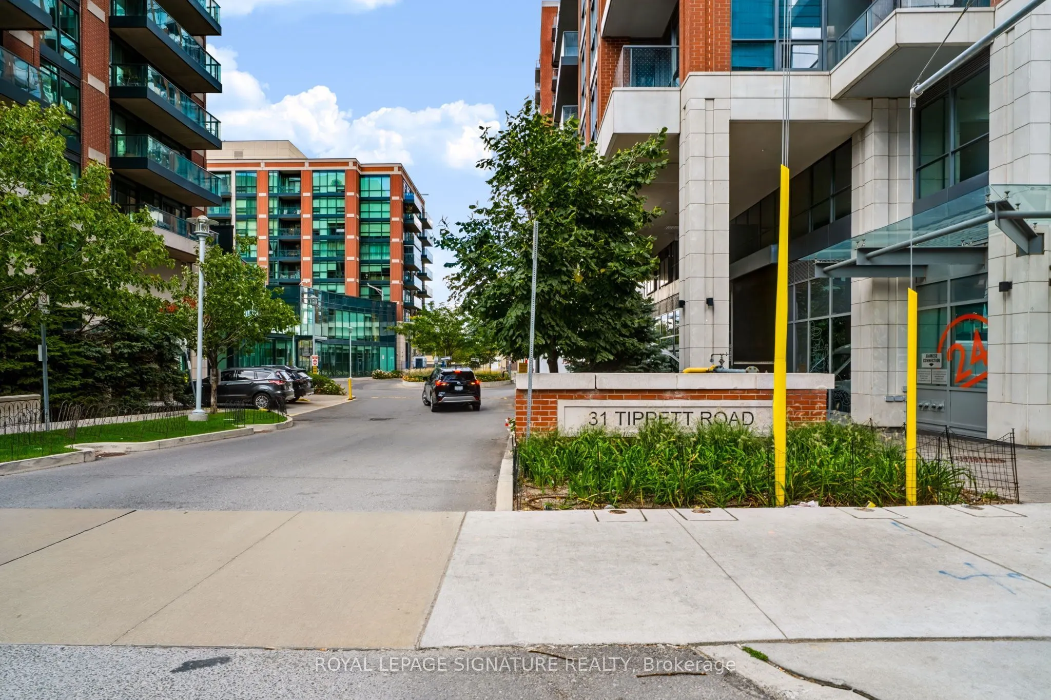 31 Tippett Road #1112