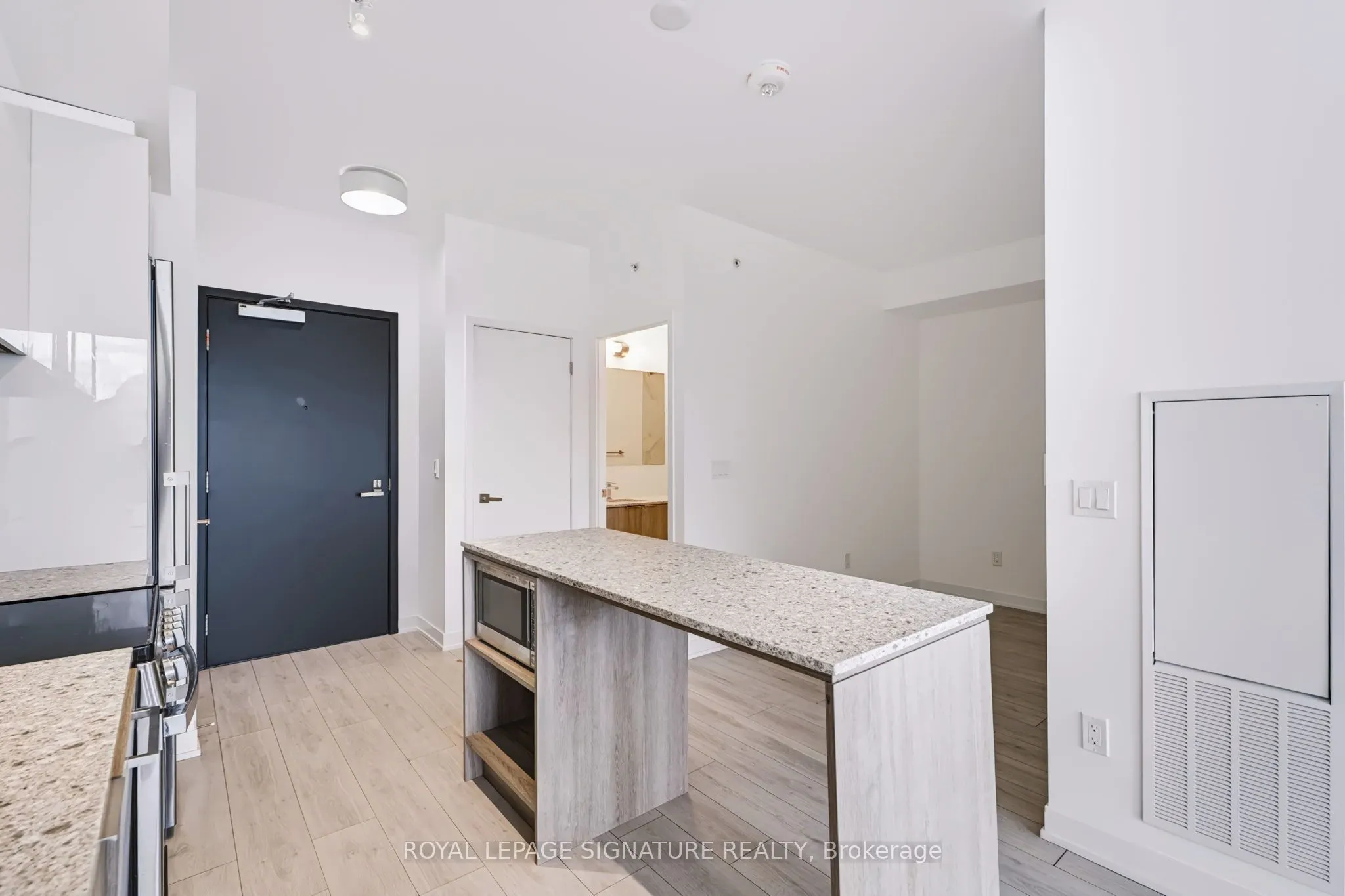 31 Tippett Road #1112