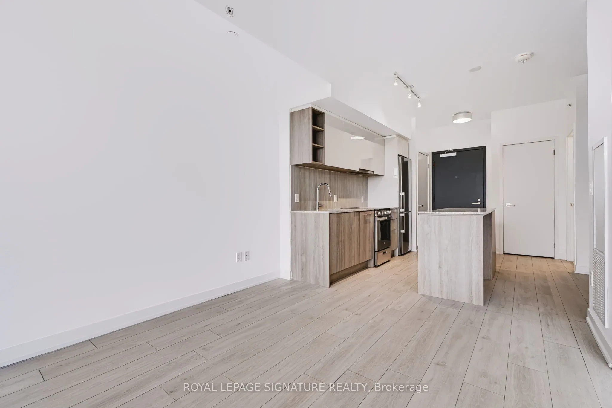 31 Tippett Road #1112