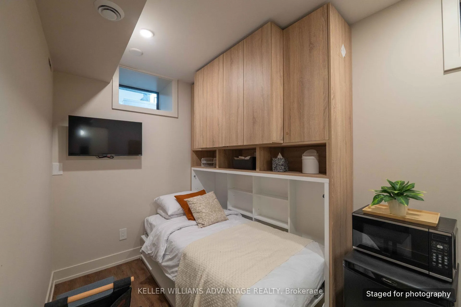 23 Ross Street #B