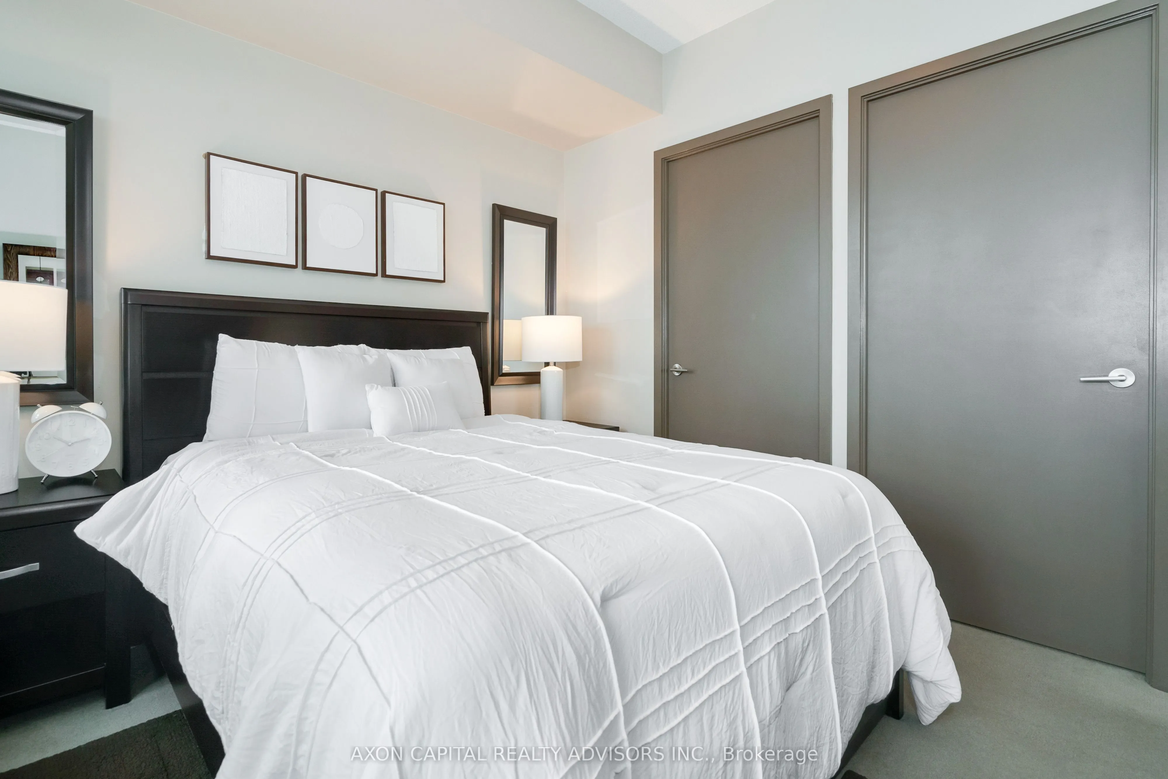 8 Charlotte Street #2603