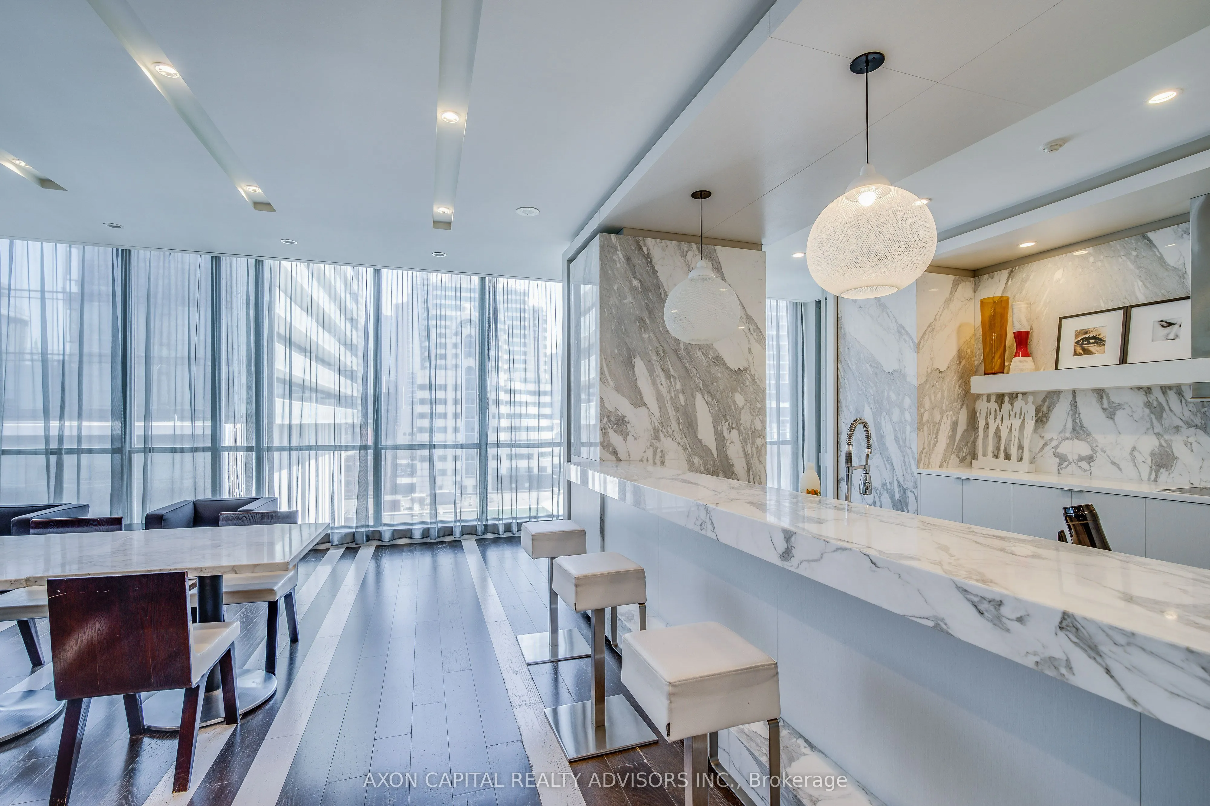 8 Charlotte Street #2603
