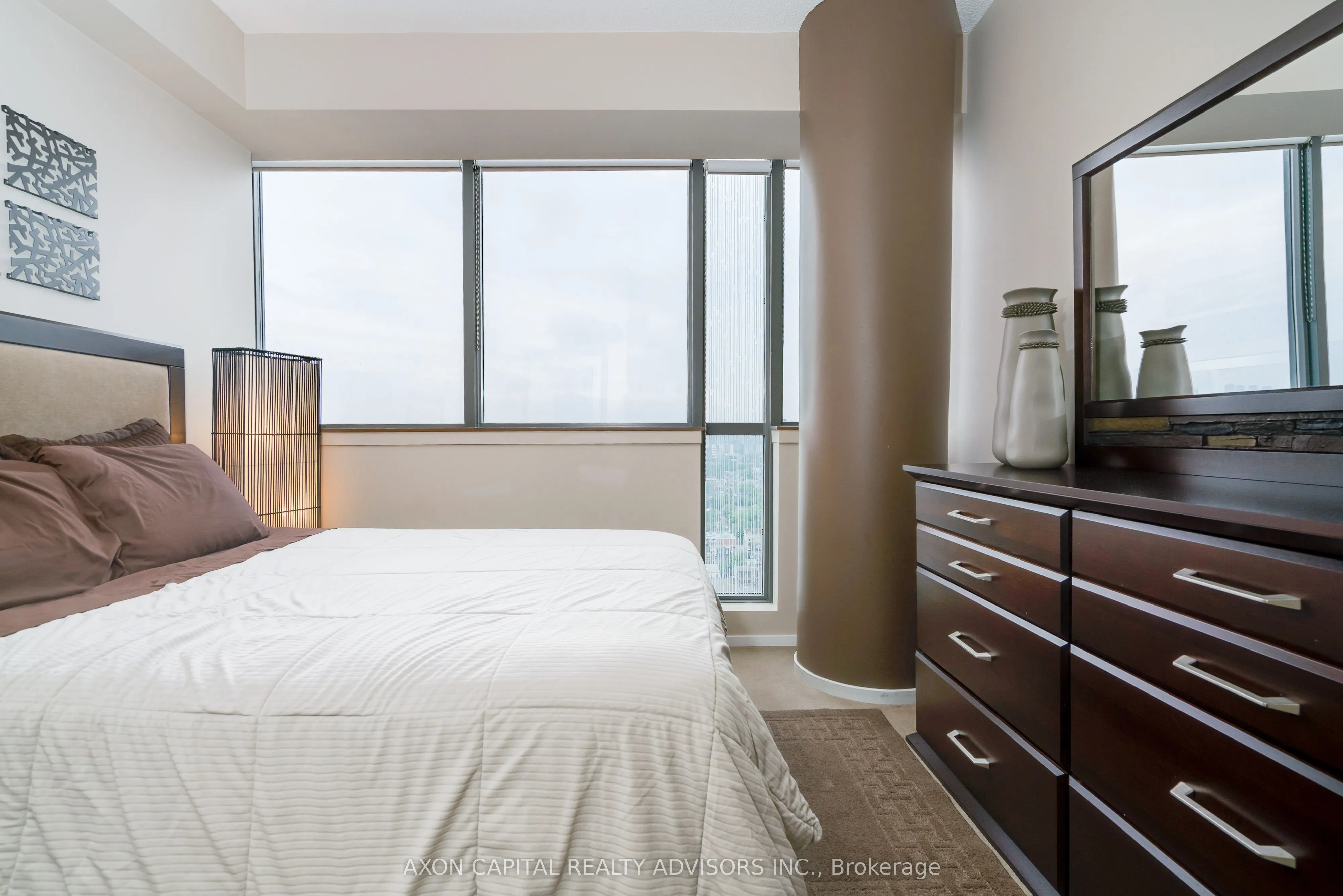 8 Charlotte Street #2603