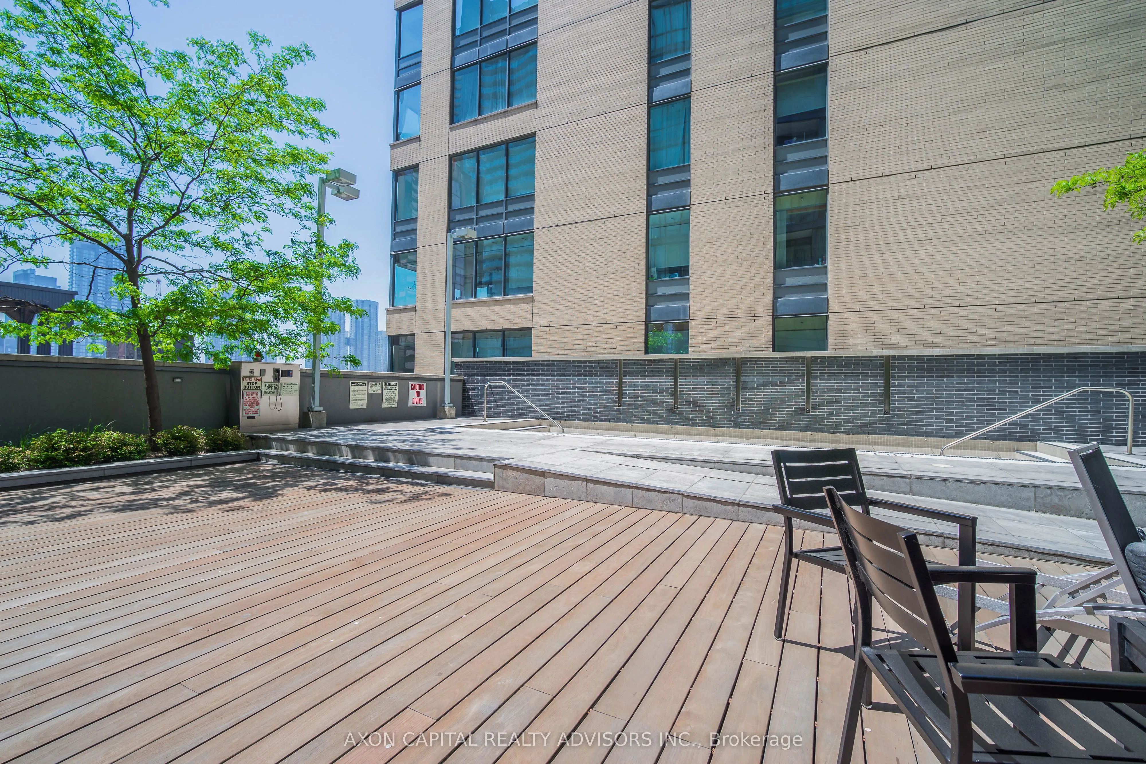 8 Charlotte Street #2603