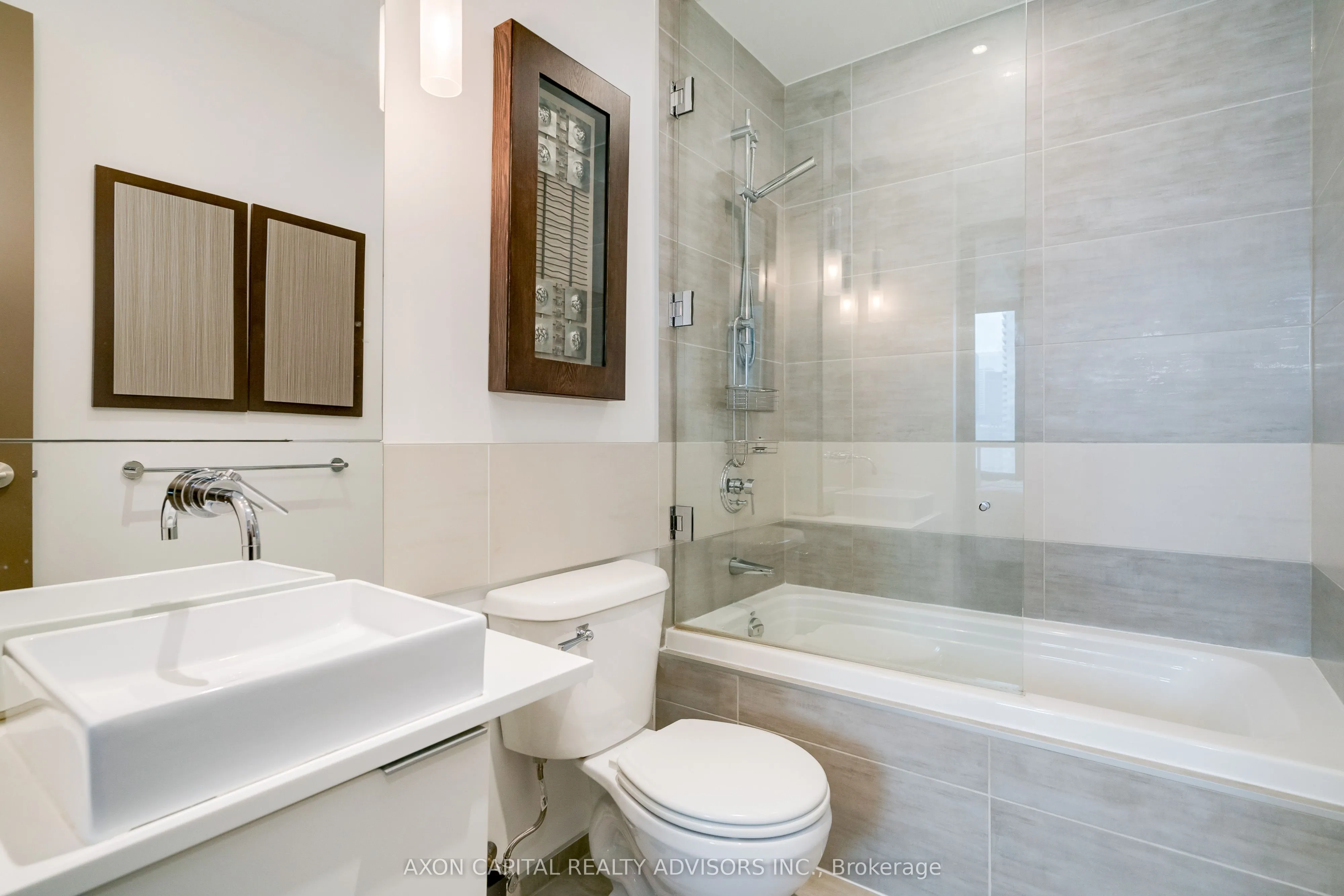 8 Charlotte Street #2603