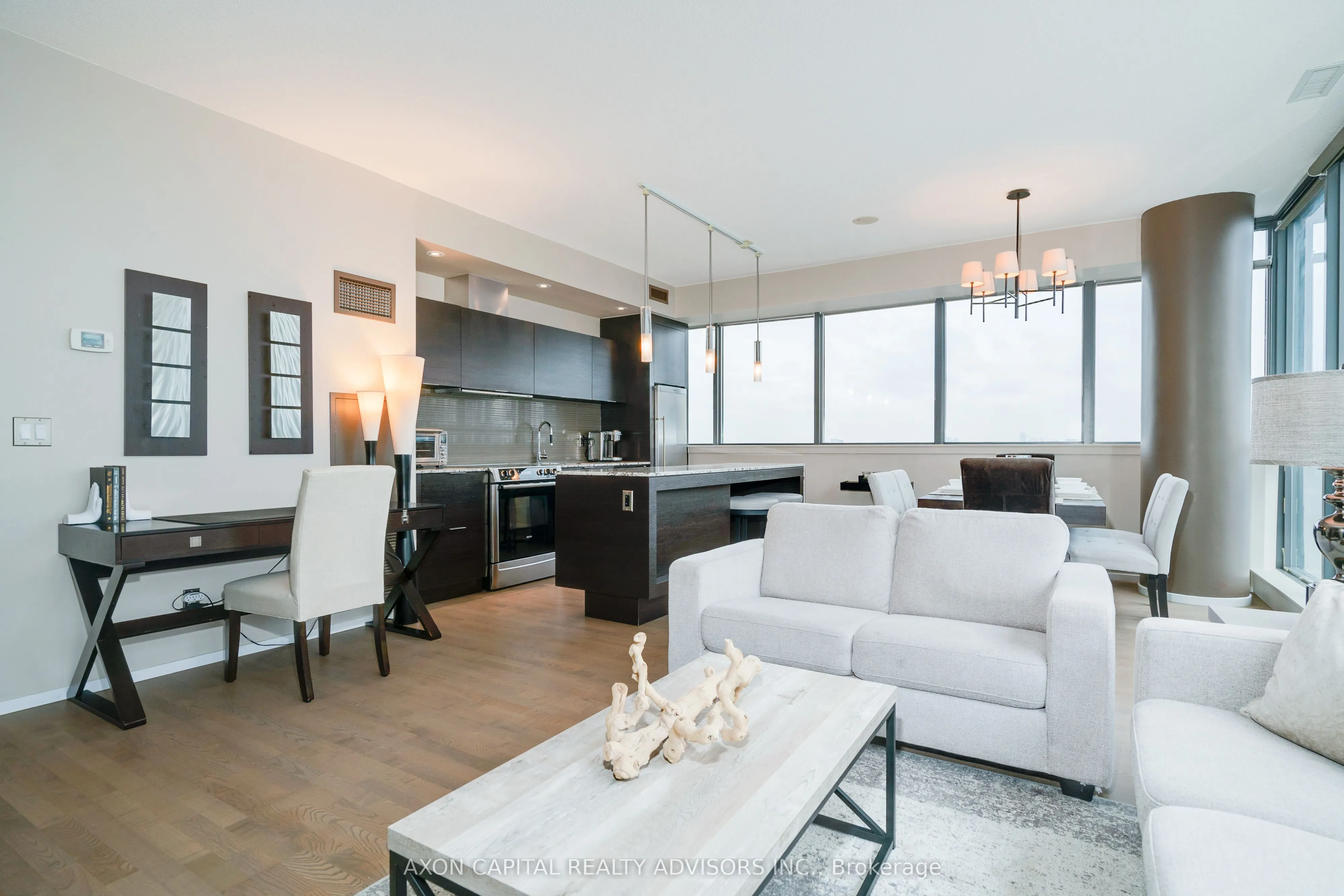 8 Charlotte Street #2603