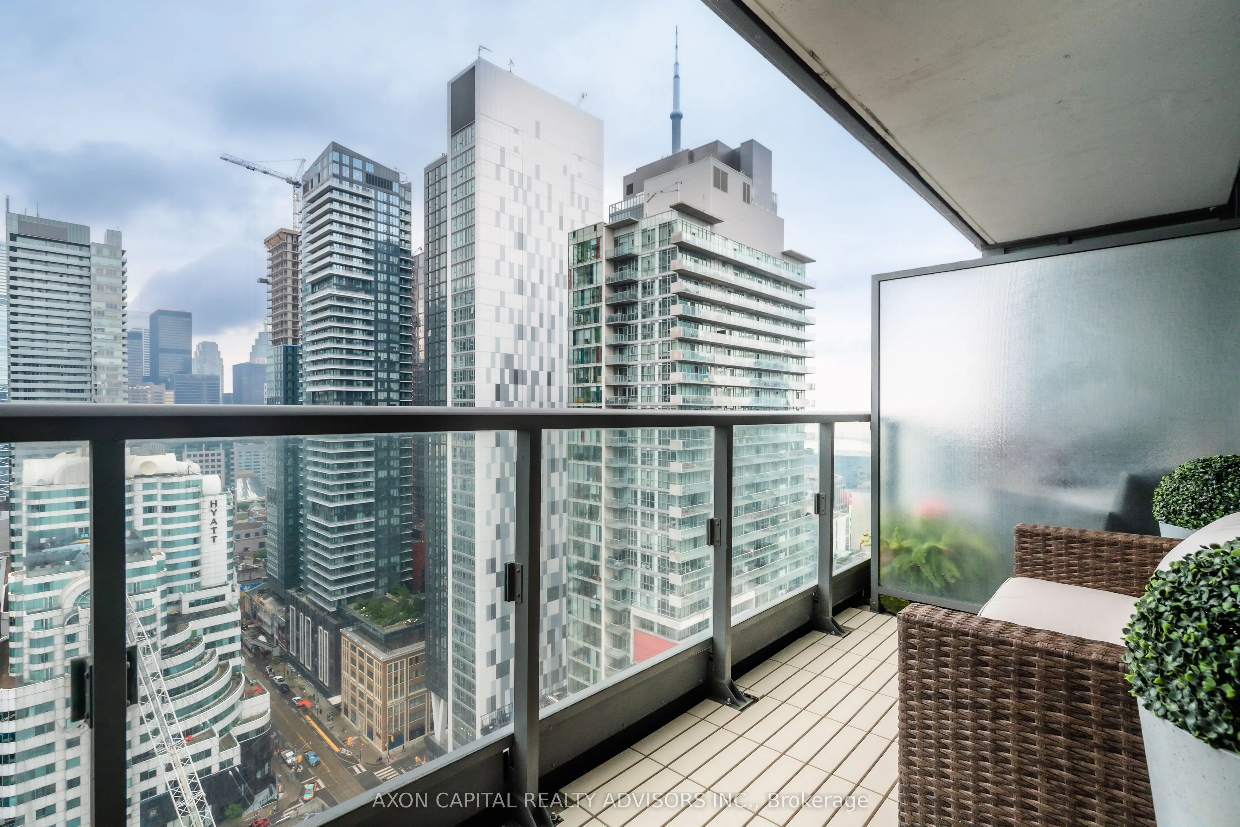 8 Charlotte Street #2603