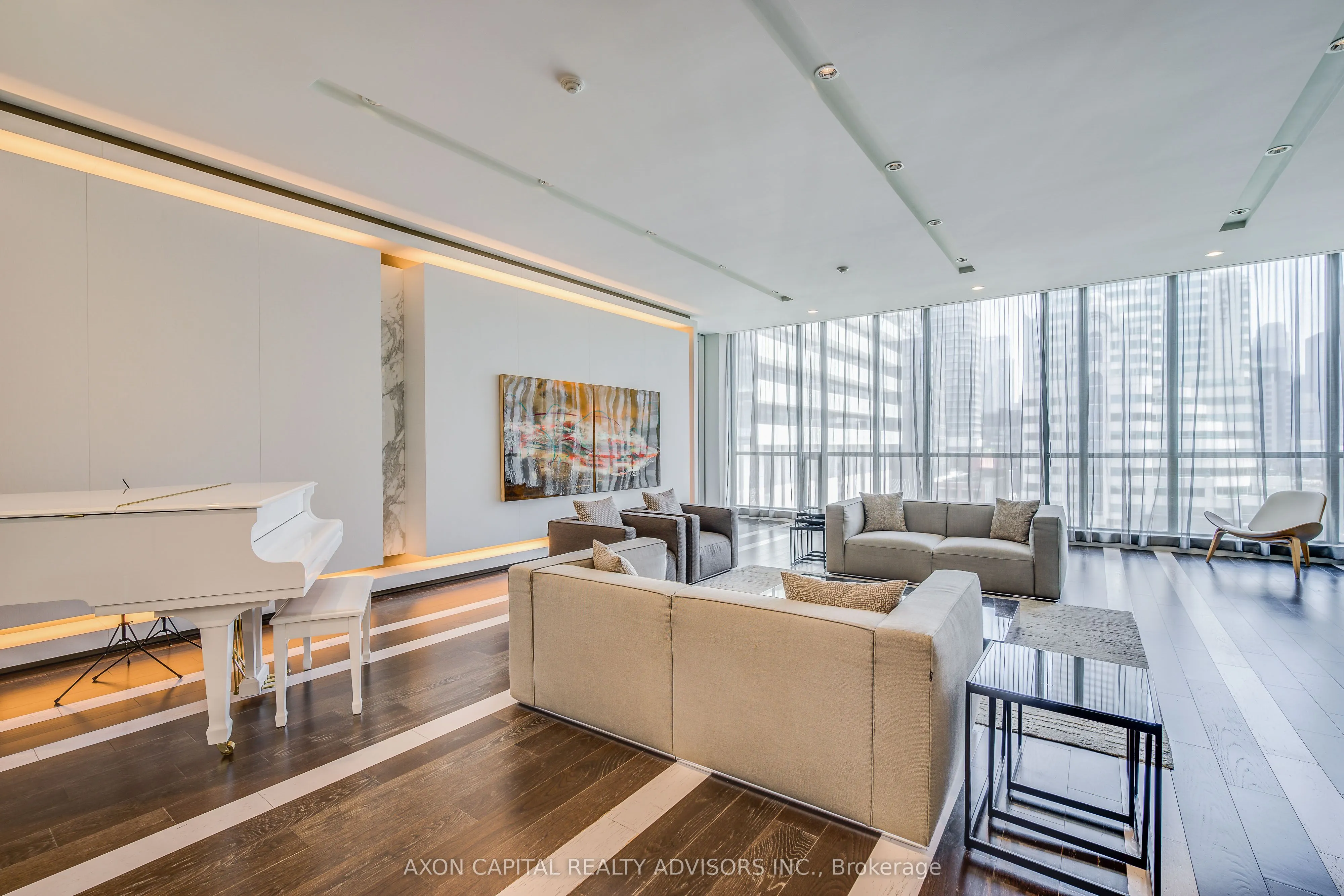 8 Charlotte Street #2603
