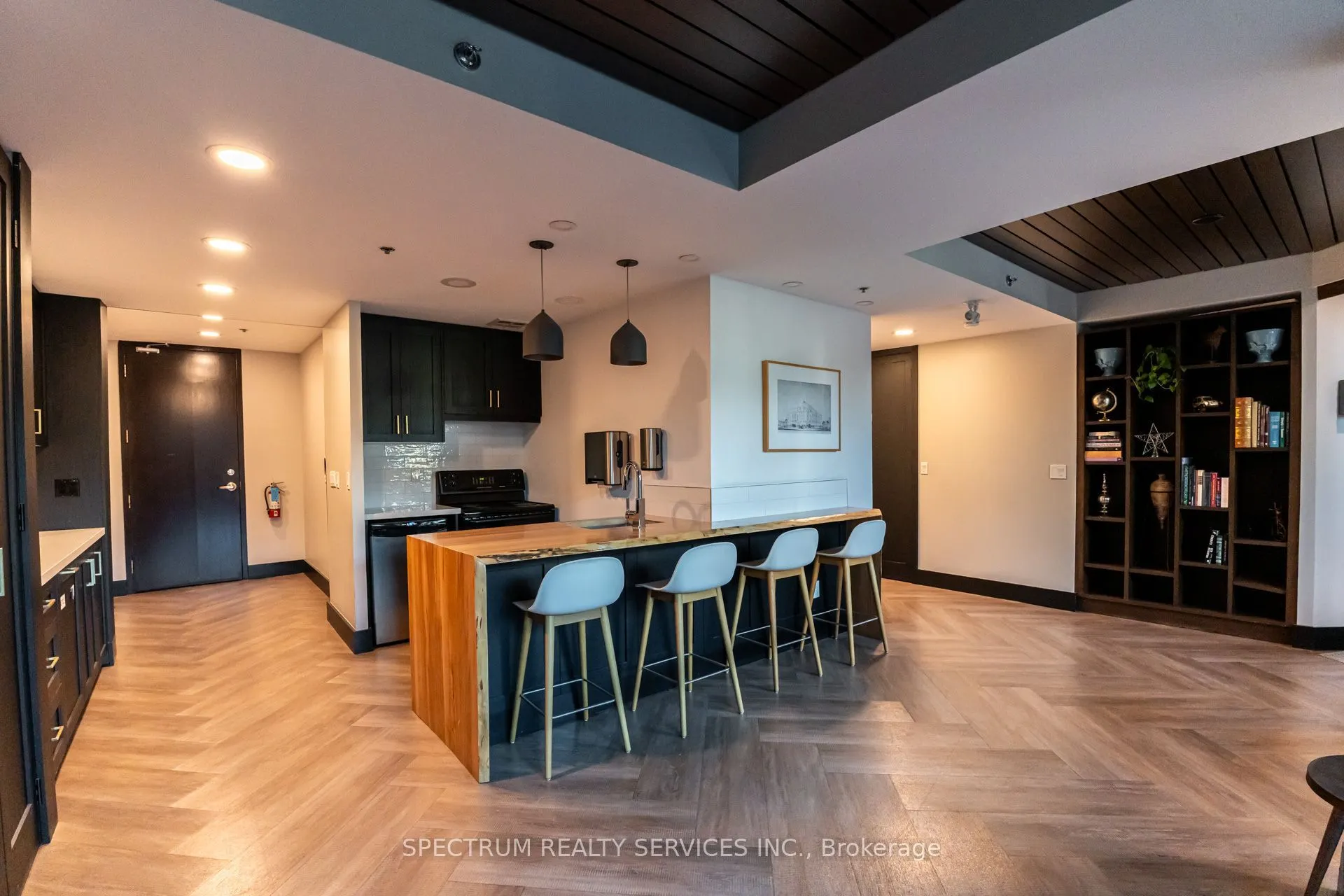 70 Alexander Street #301