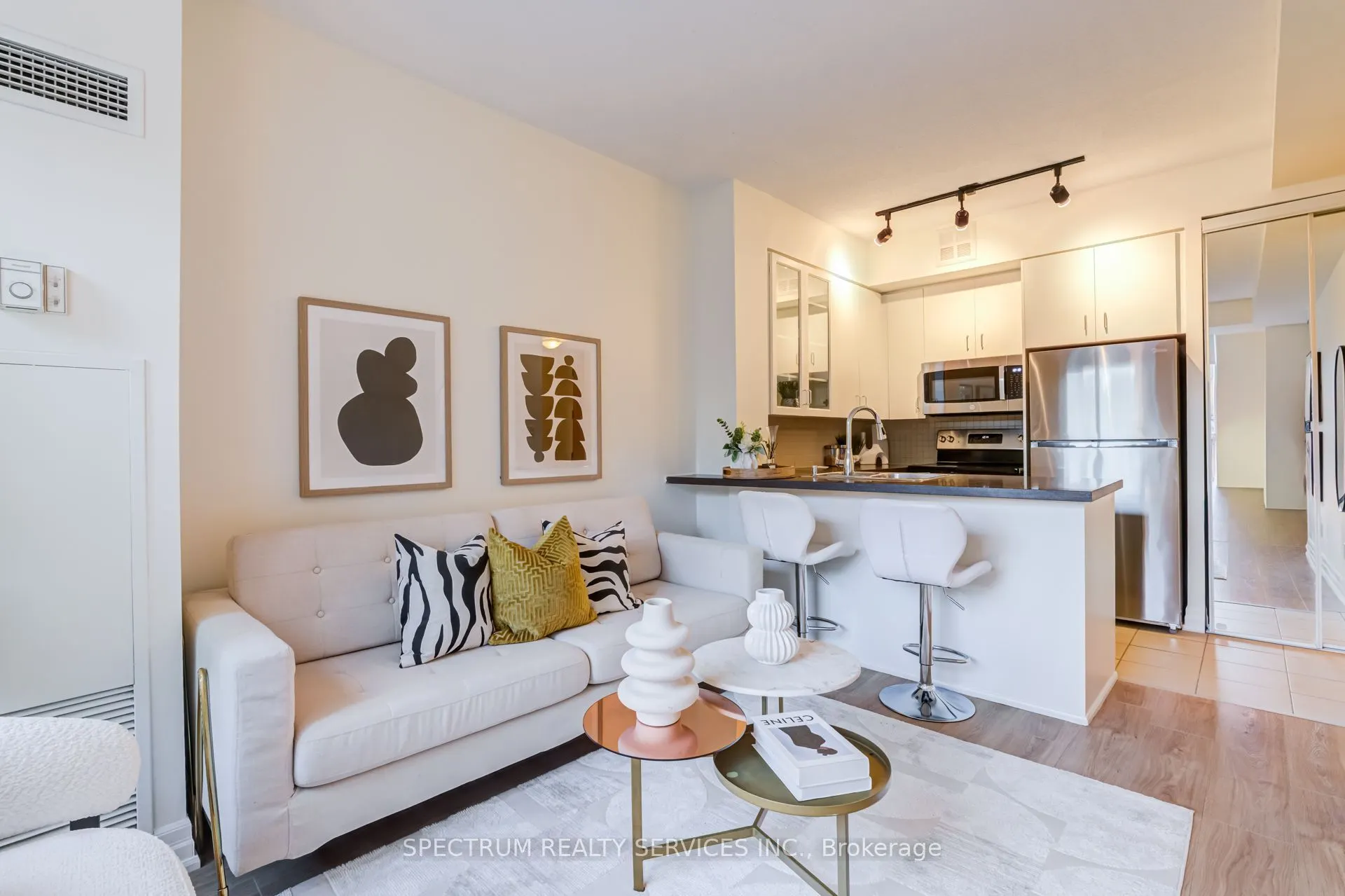 70 Alexander Street #301