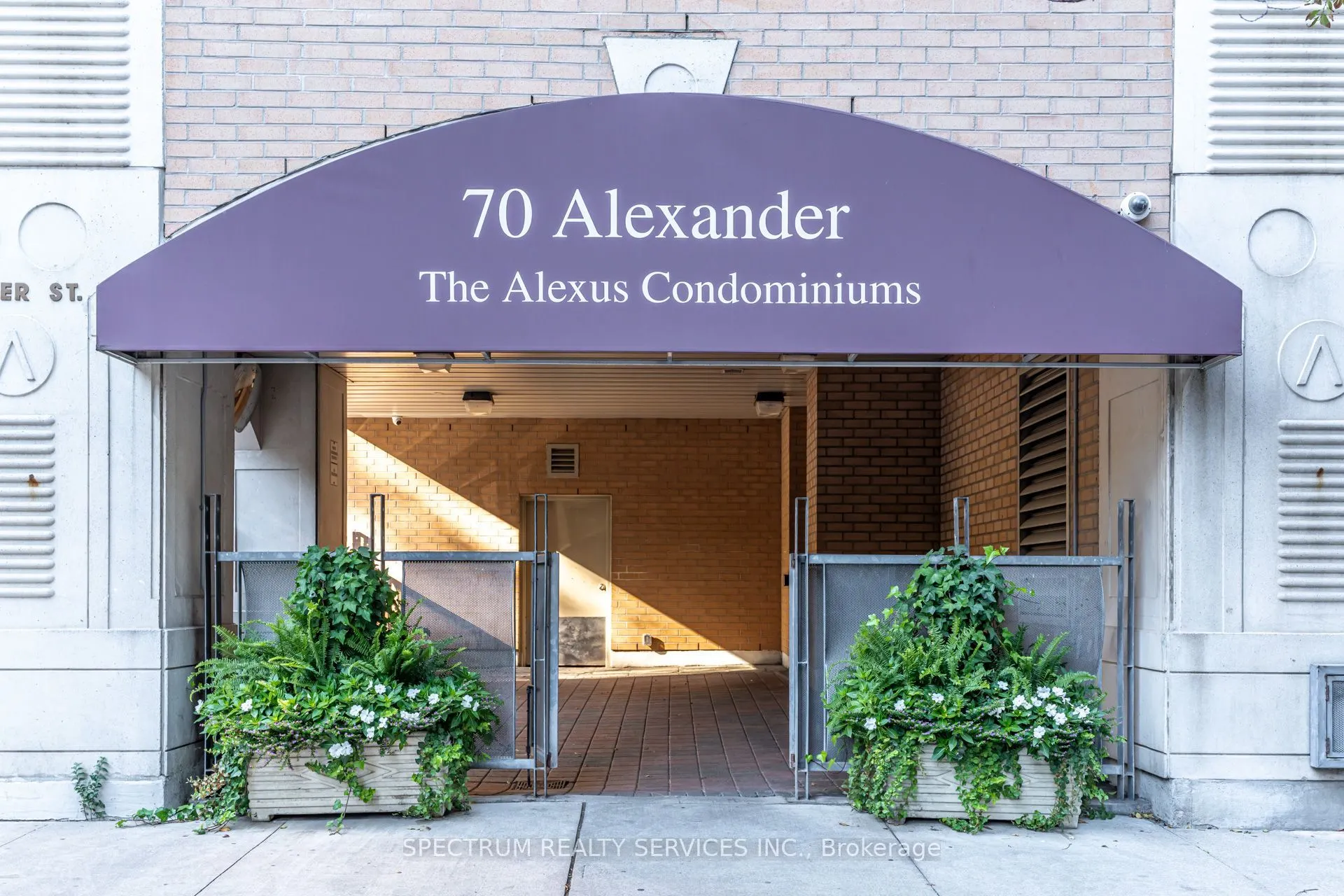 70 Alexander Street #301