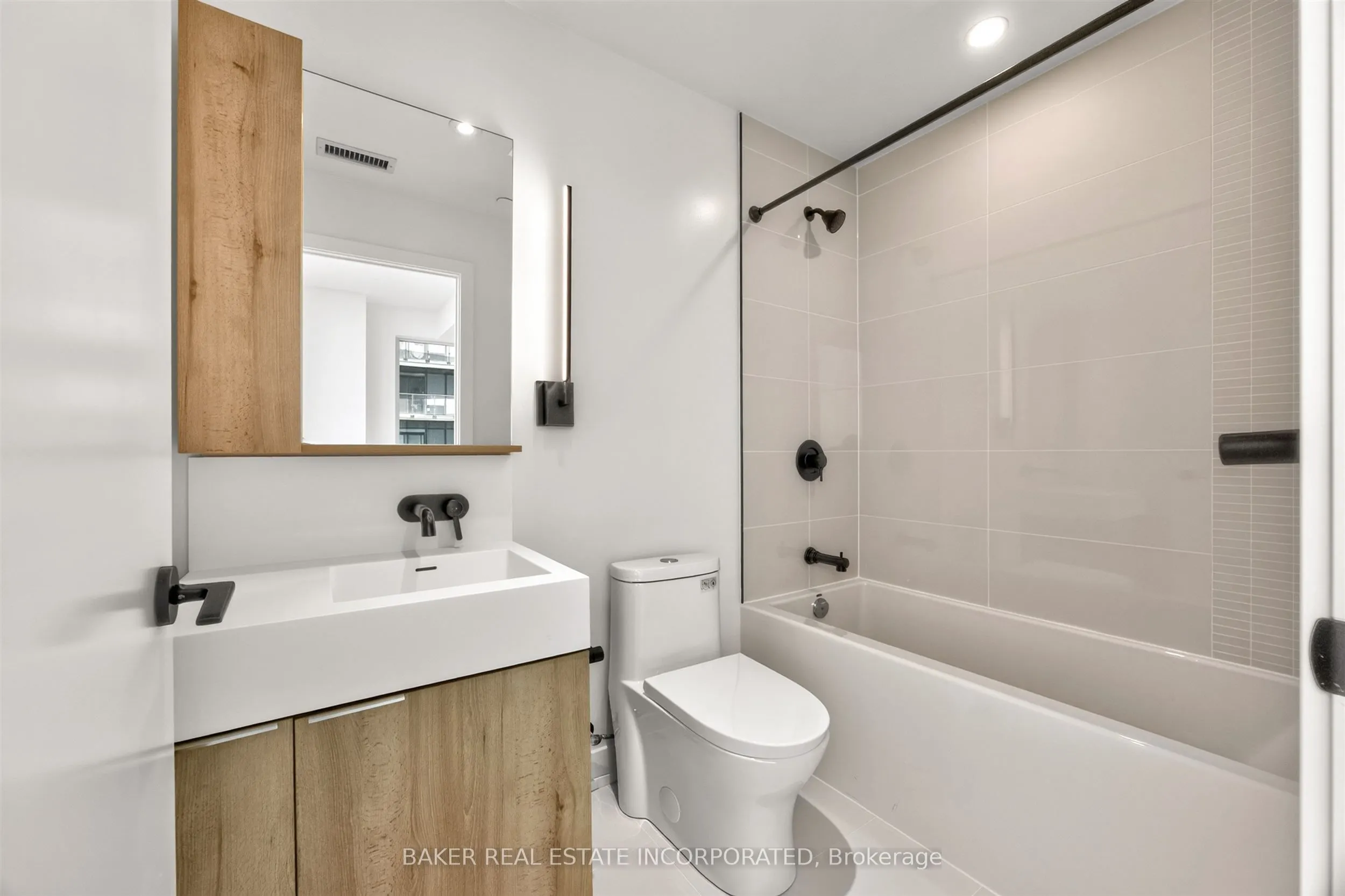 127 Broadway Avenue #2909