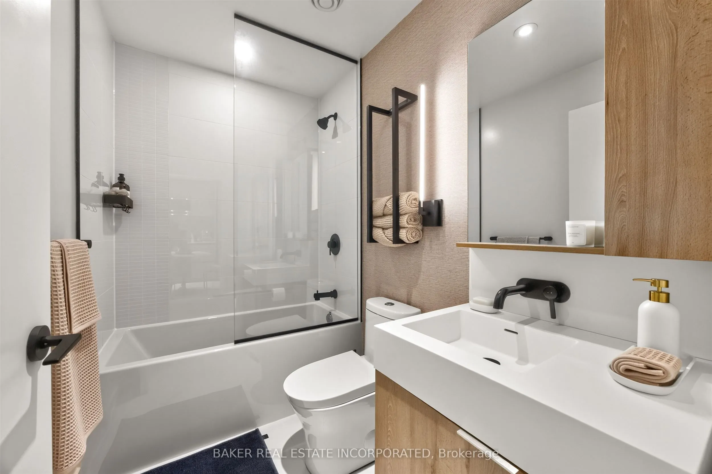 127 Broadway Avenue #3004