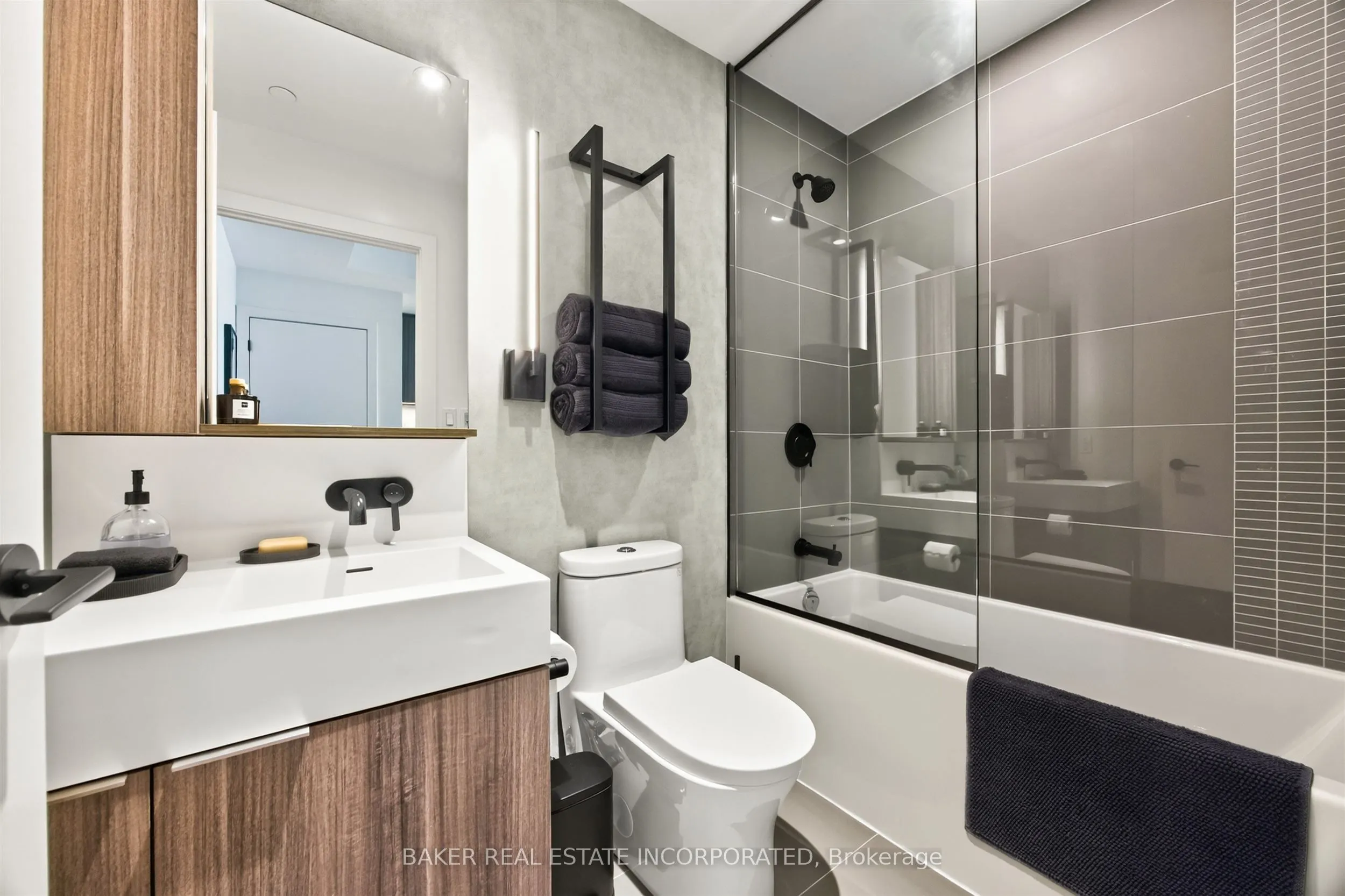 127 Broadway Avenue #3203