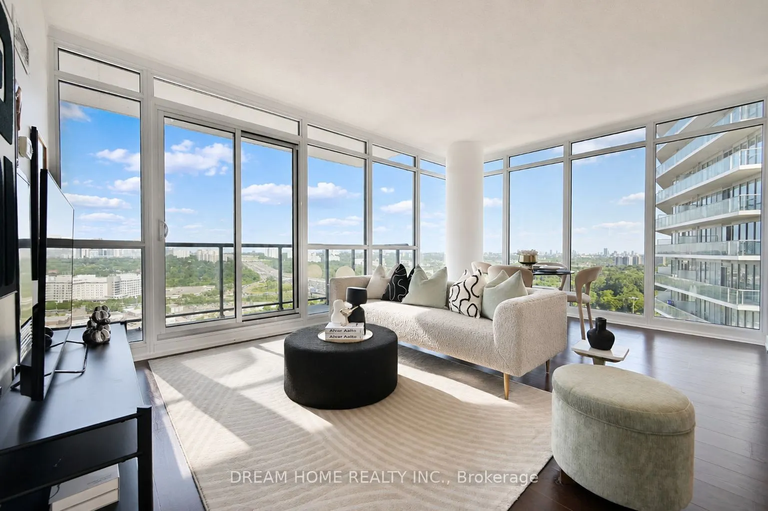 121 Mcmahon Drive #2608