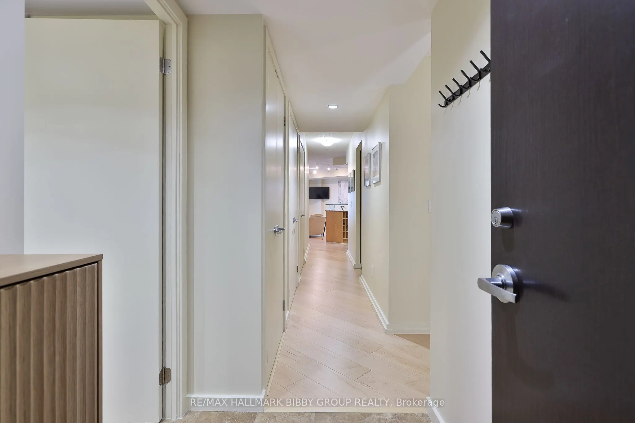 208 Queens Quay W #1911