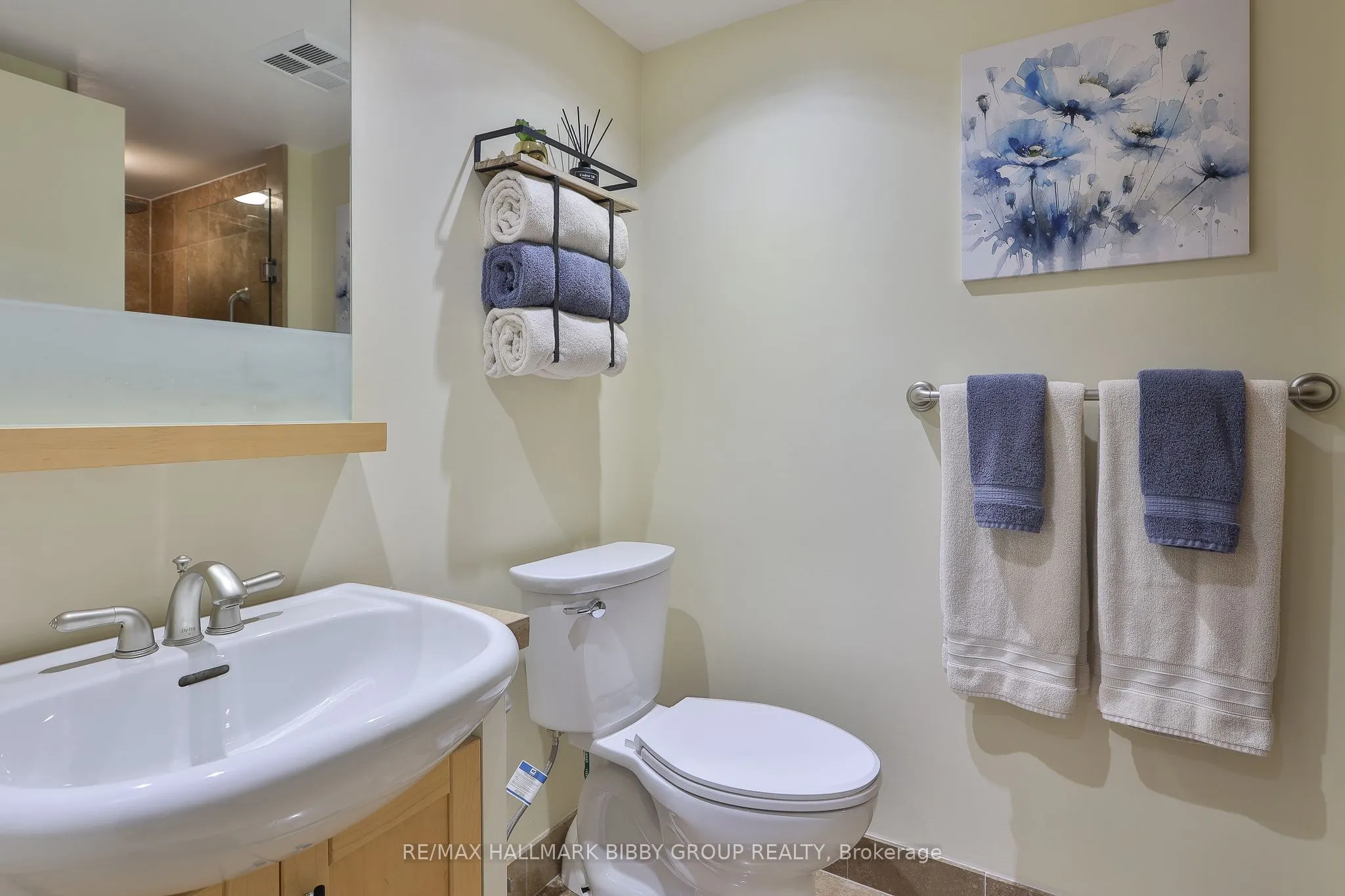 208 Queens Quay W #1911