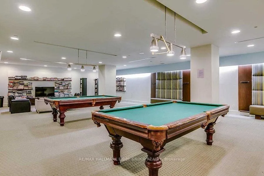 208 Queens Quay W #1911
