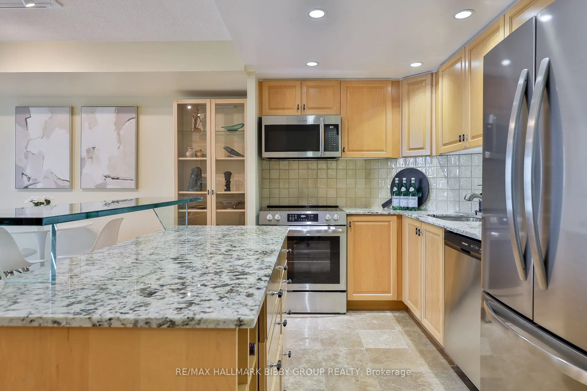 208 Queens Quay W #1911