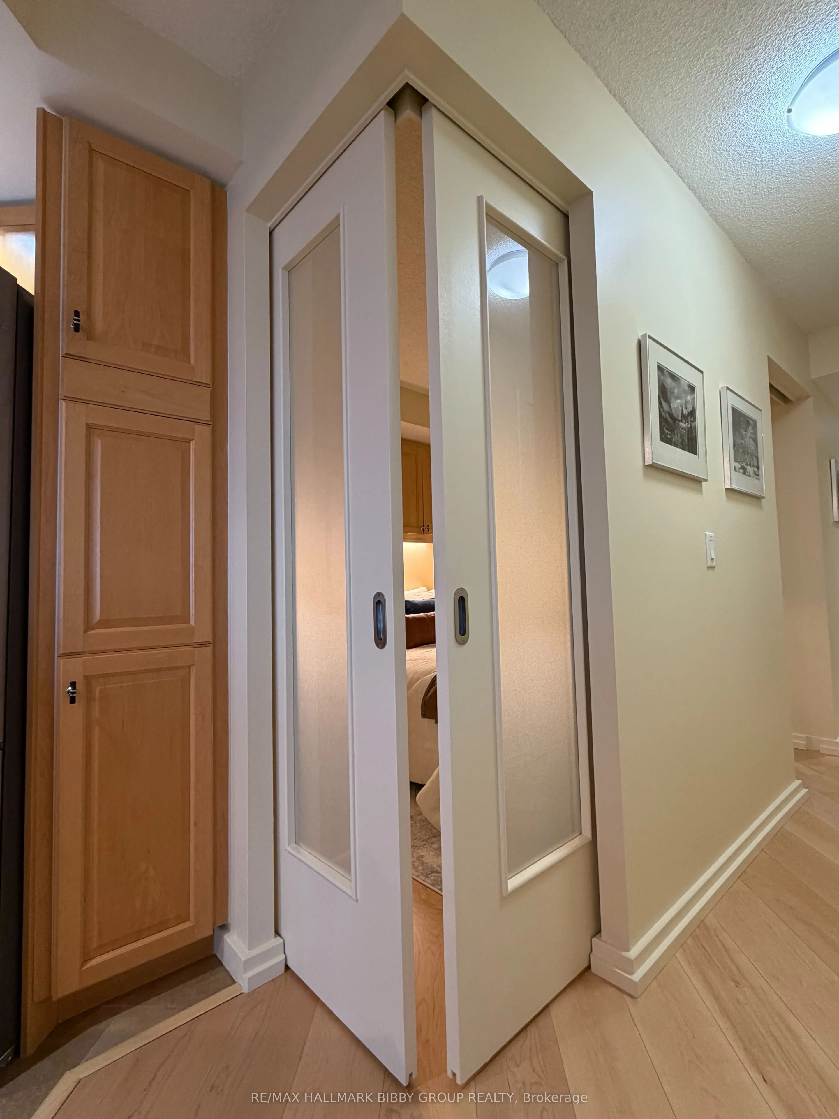 208 Queens Quay W #1911