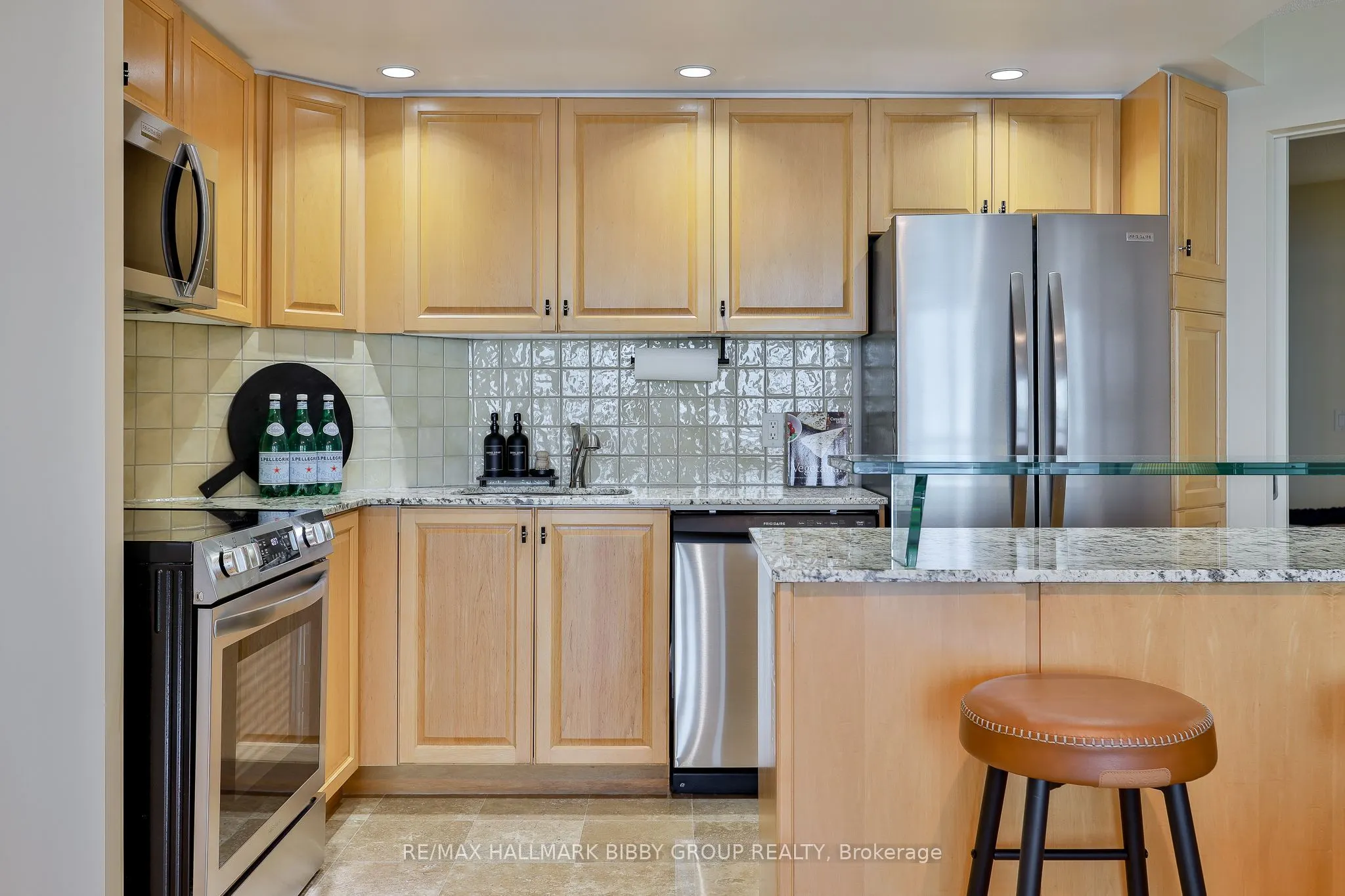 208 Queens Quay W #1911