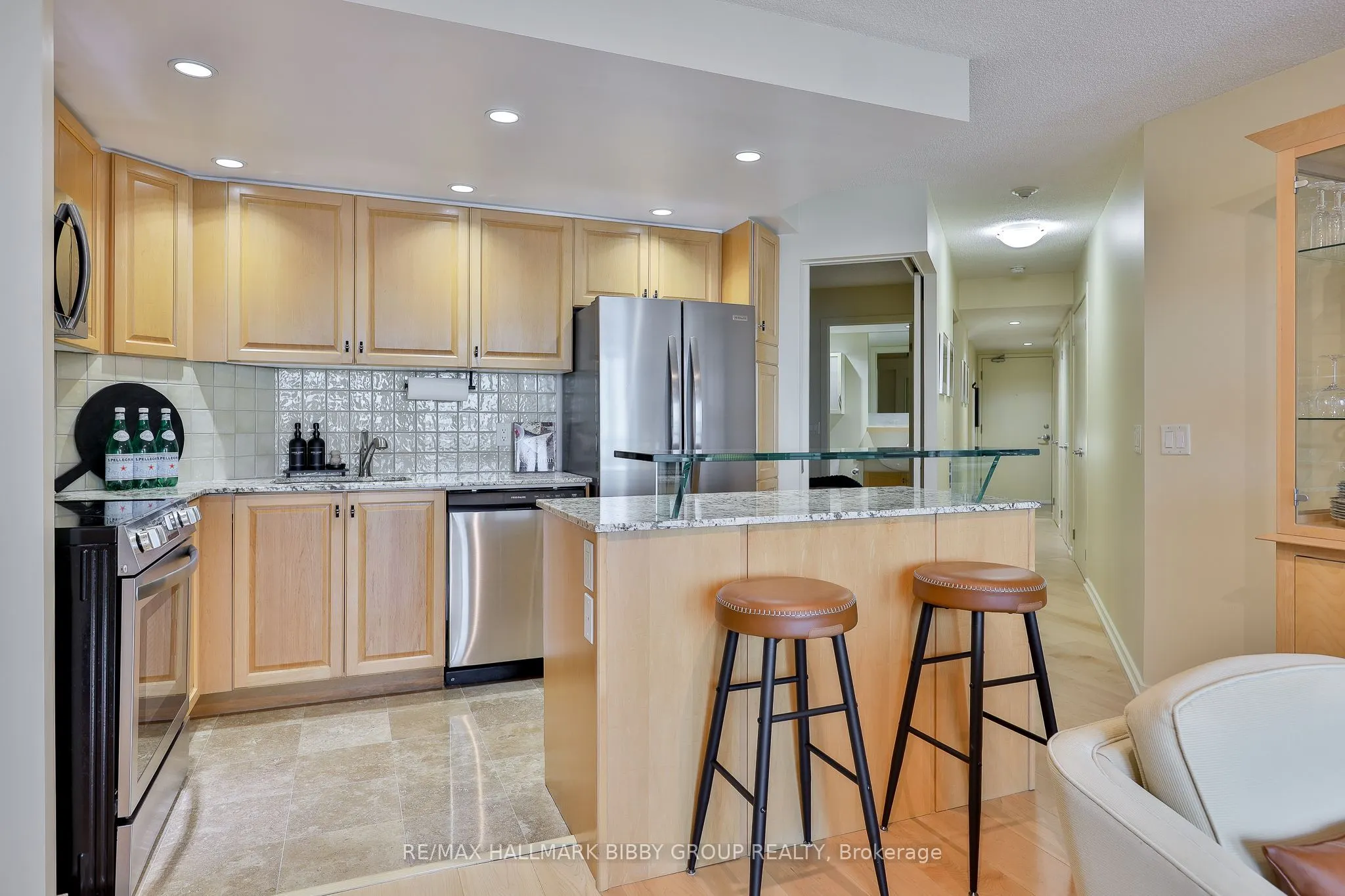 208 Queens Quay W #1911