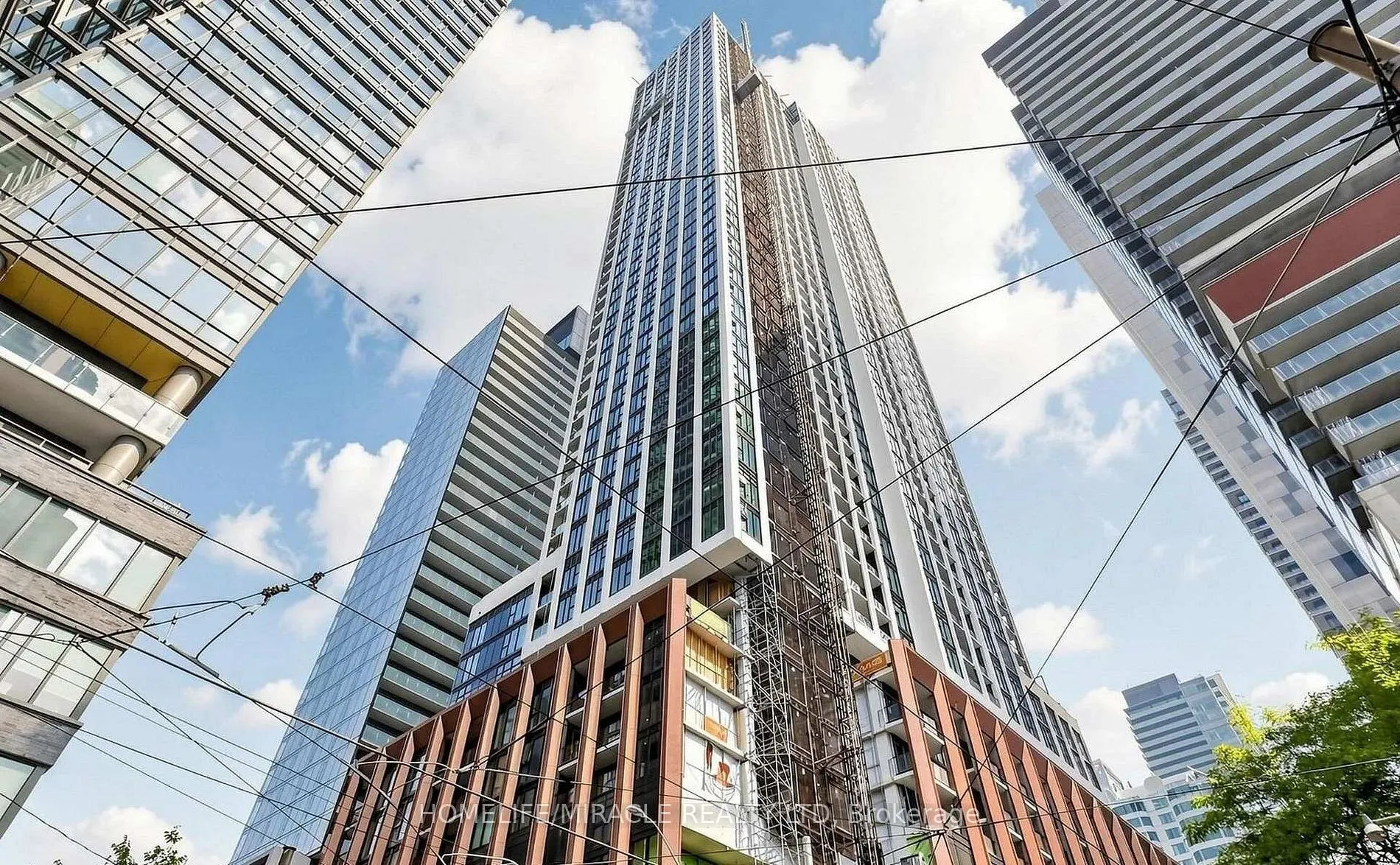 400 King Street W #2822