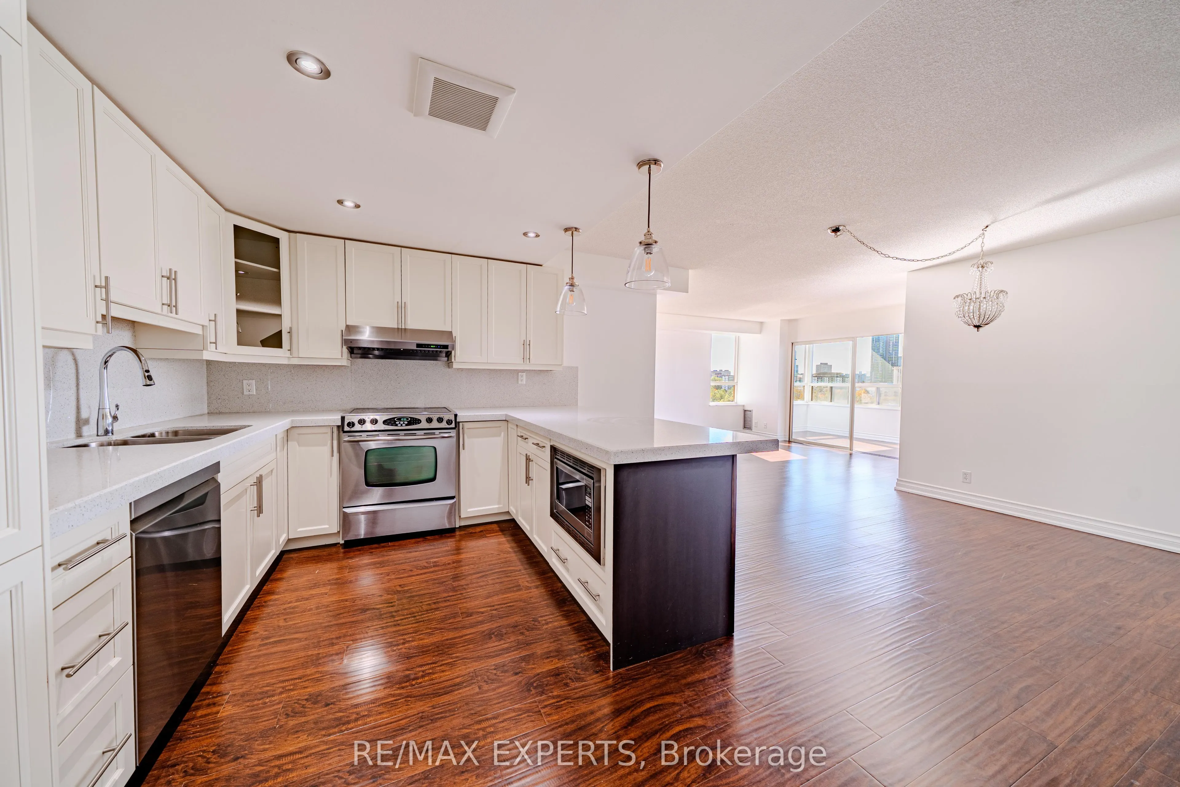 215 Wynford Drive #802